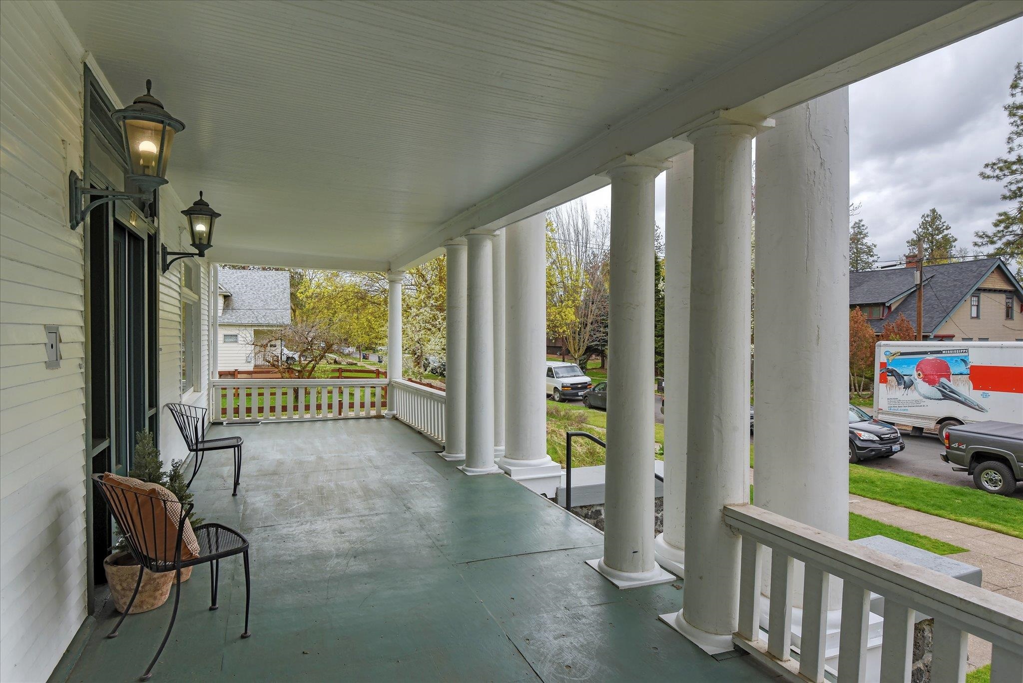 618 E 23RD Ave - Photo 18