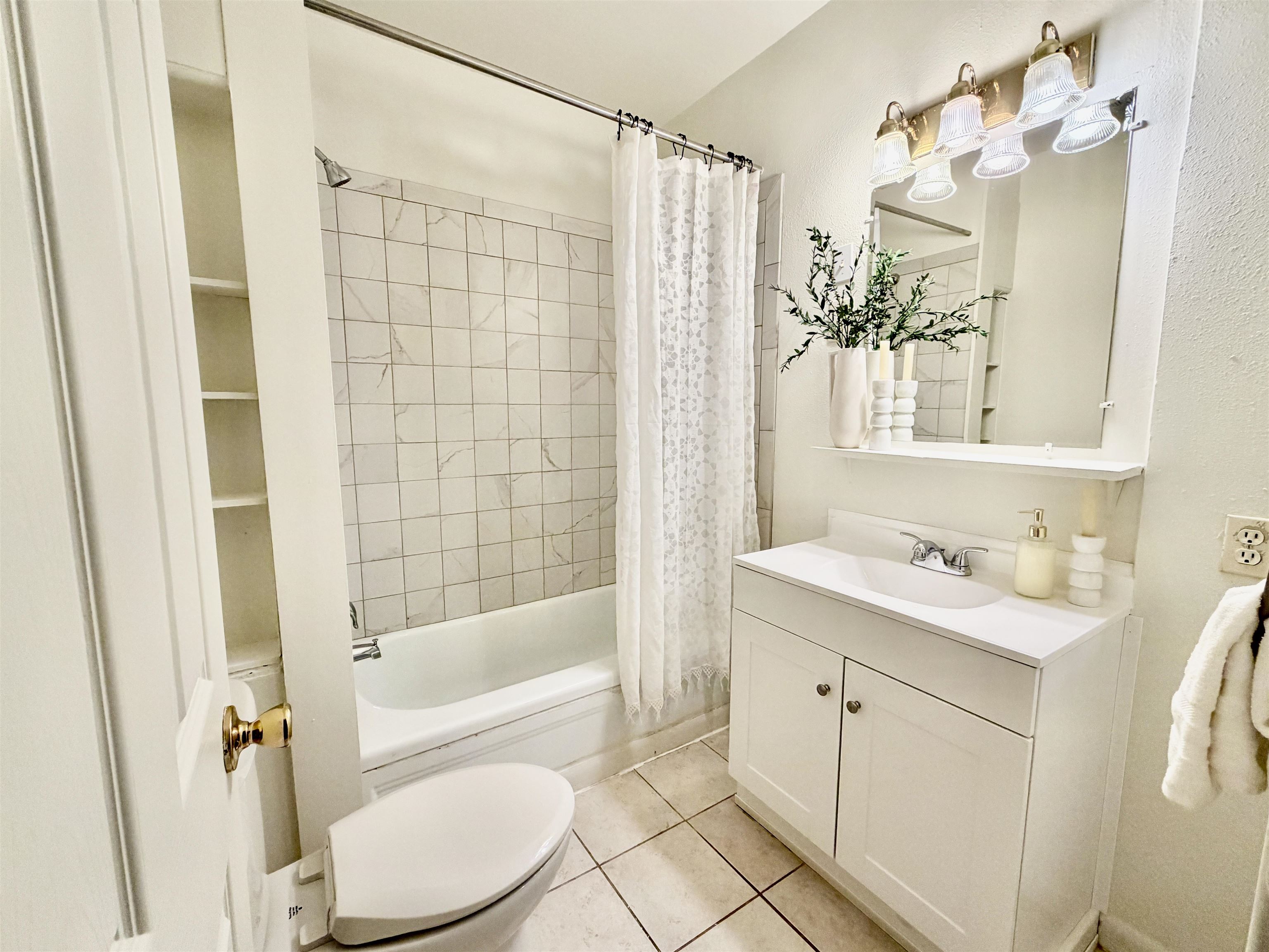 618 E 23RD Ave - Photo 10