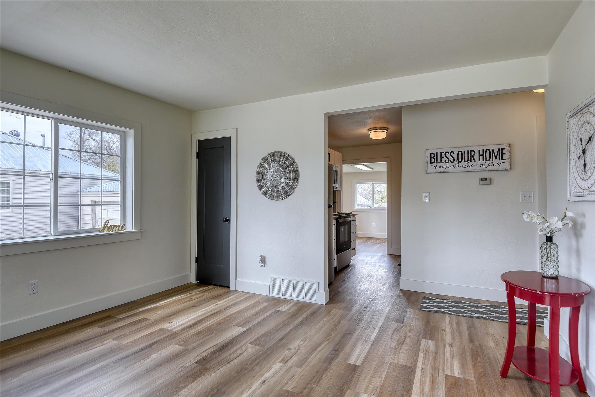 14511 E Heroy Ave - Photo 2