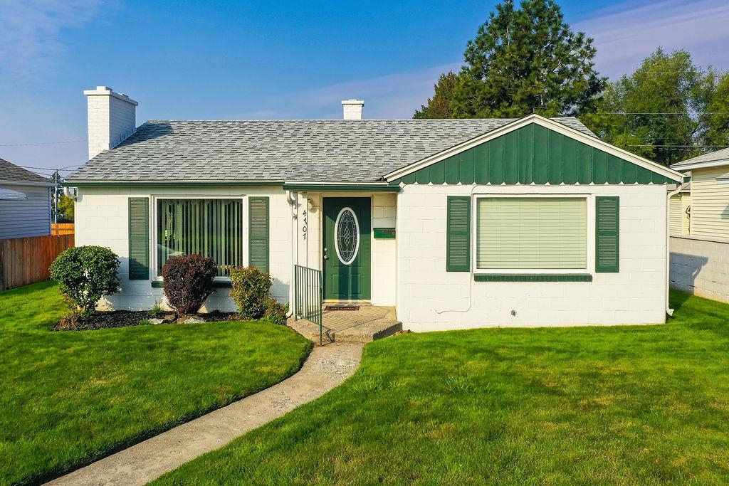 4707 N Elm St - Photo 1
