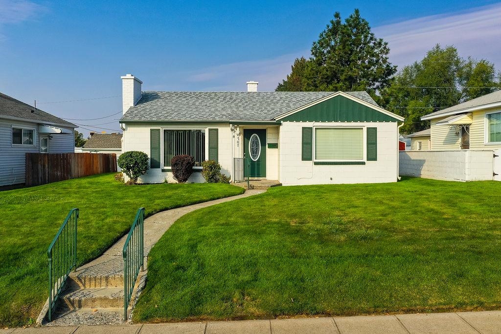 4707 N Elm St - Photo 2