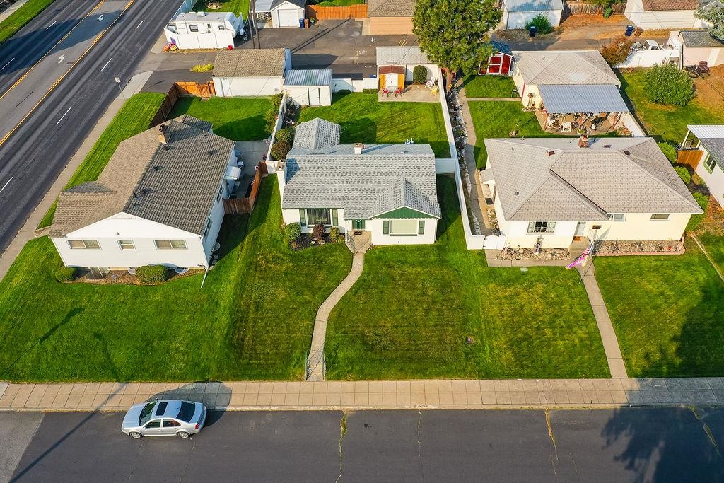 4707 N Elm St - Photo 3