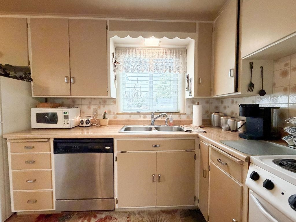 4707 N Elm St - Photo 9