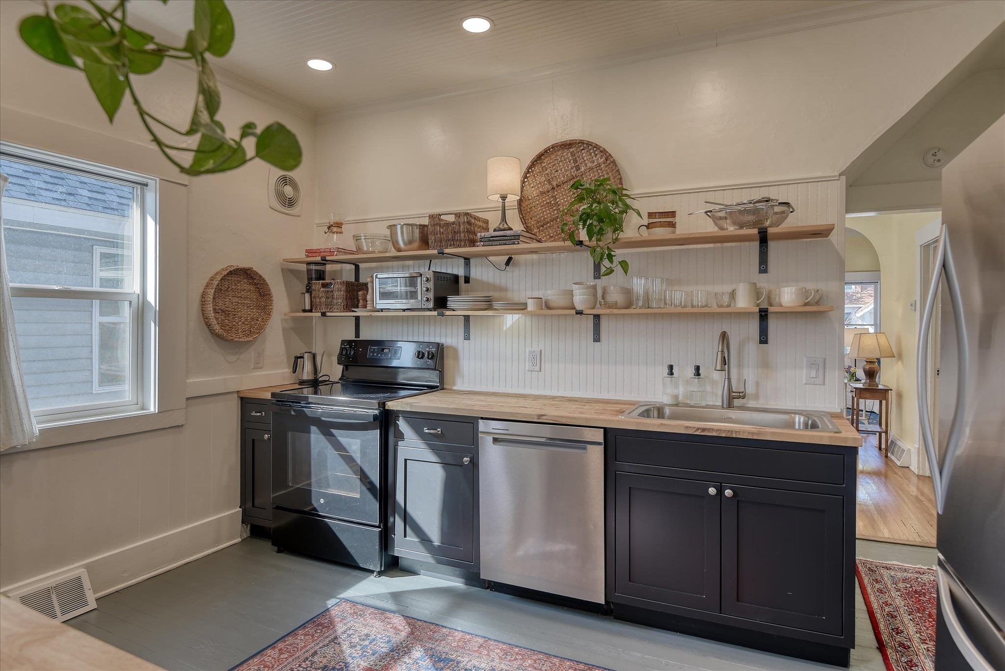 2221 W Mission Ave - Photo 16