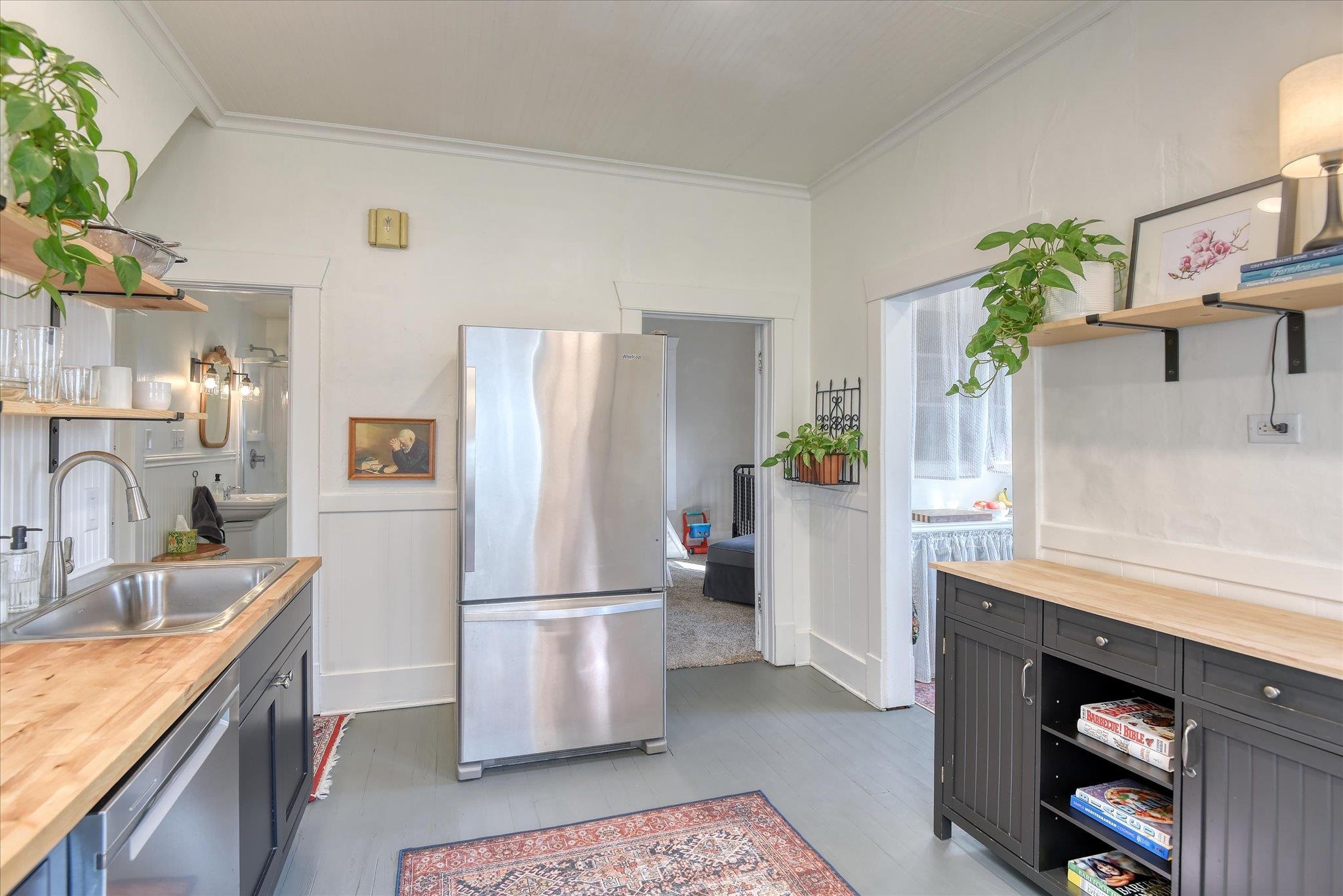 2221 W Mission Ave - Photo 18