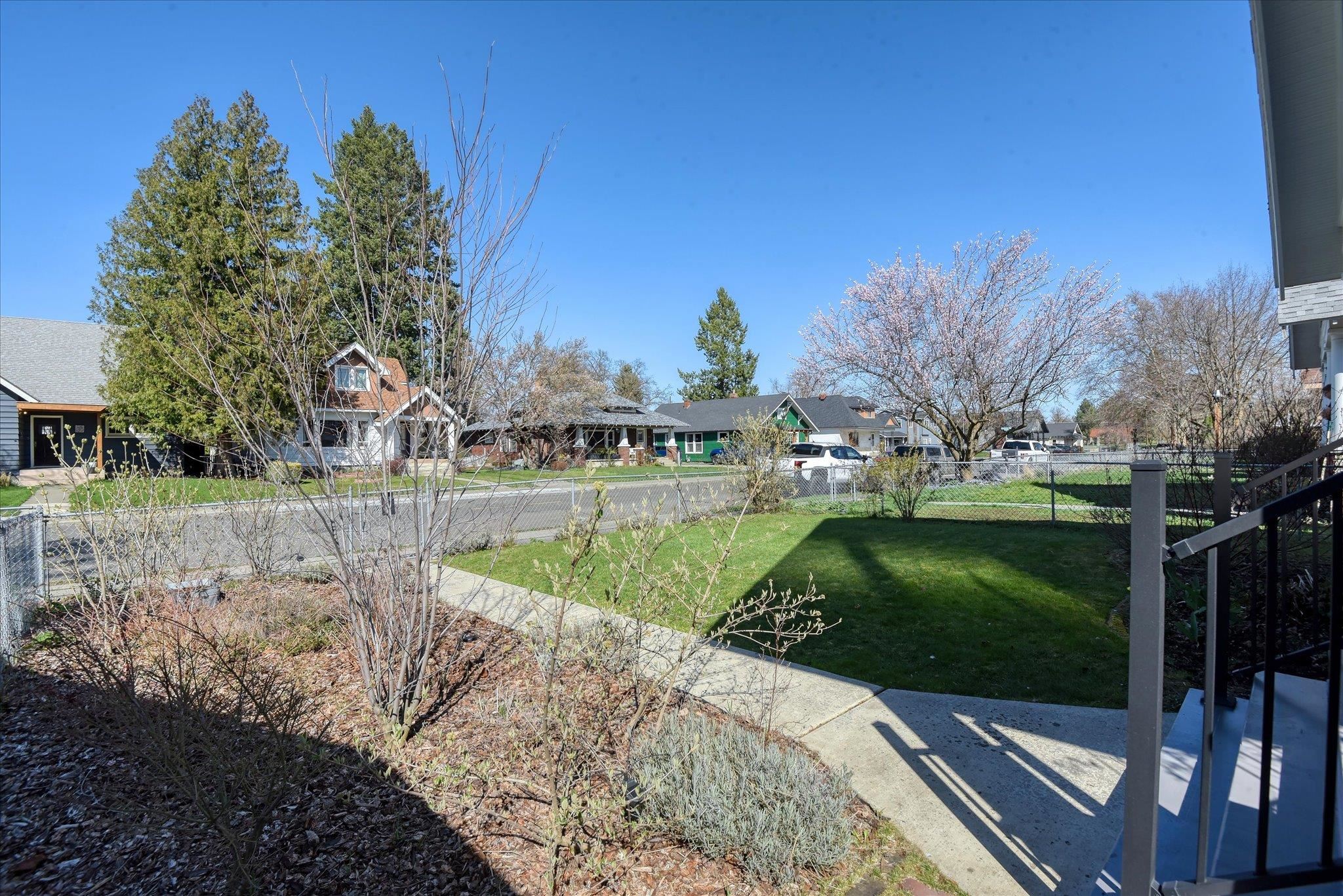 2221 W Mission Ave - Photo 34