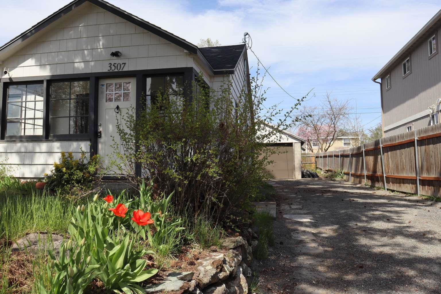 3507 E 33RD Ave - Photo 2