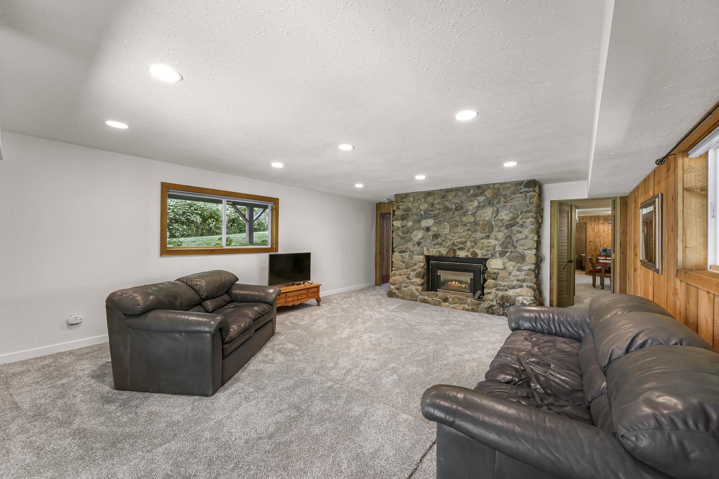 1418 E Blackburn Rd - Photo 25