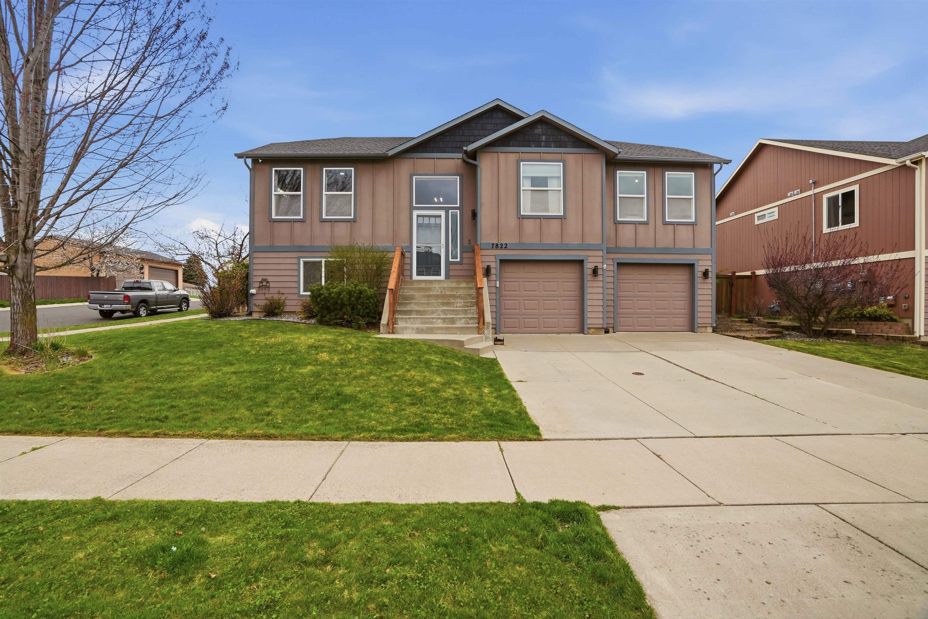 7822 N Ash Ln - Photo 1