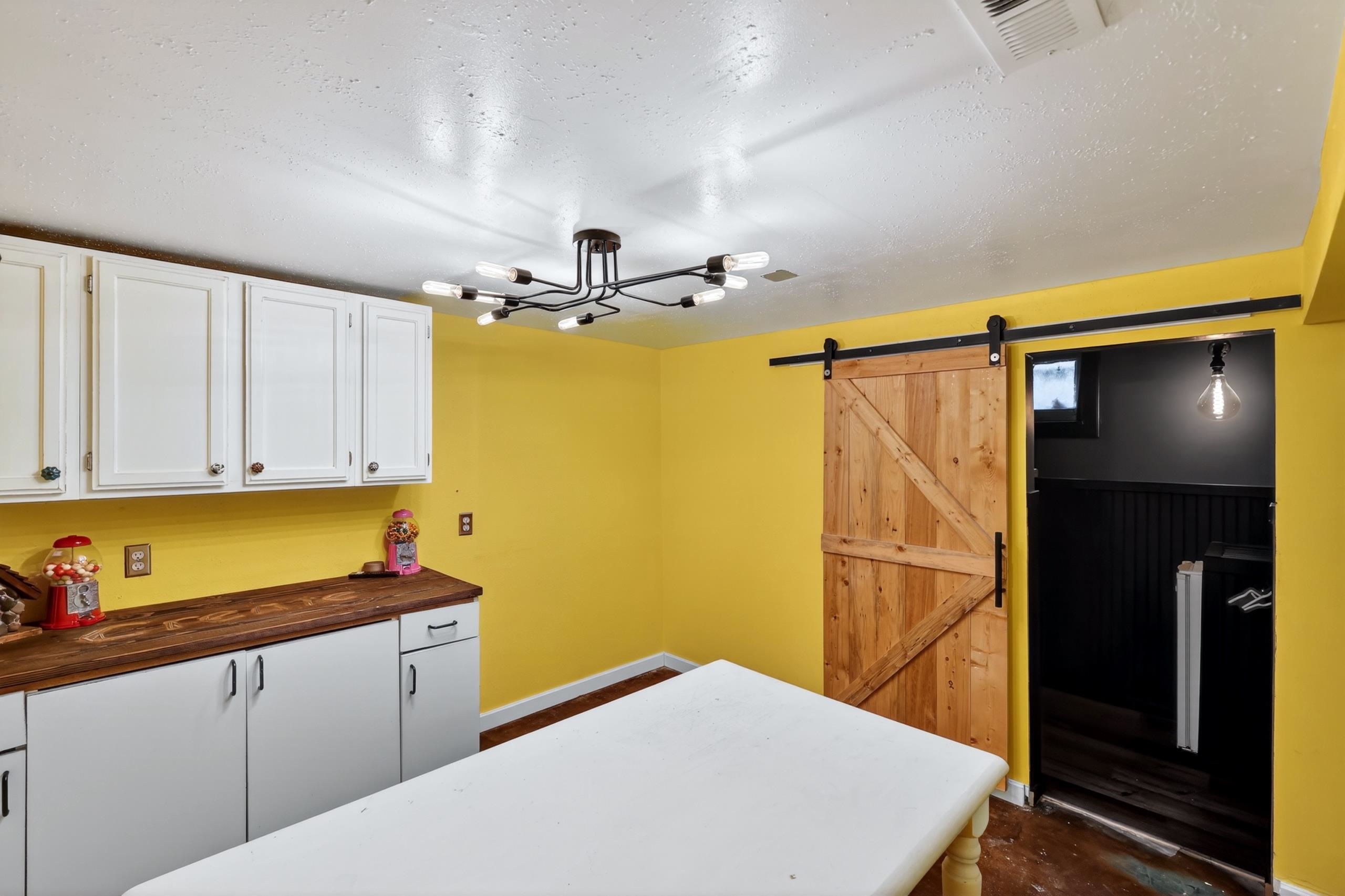 928 W 1st St - Photo 33