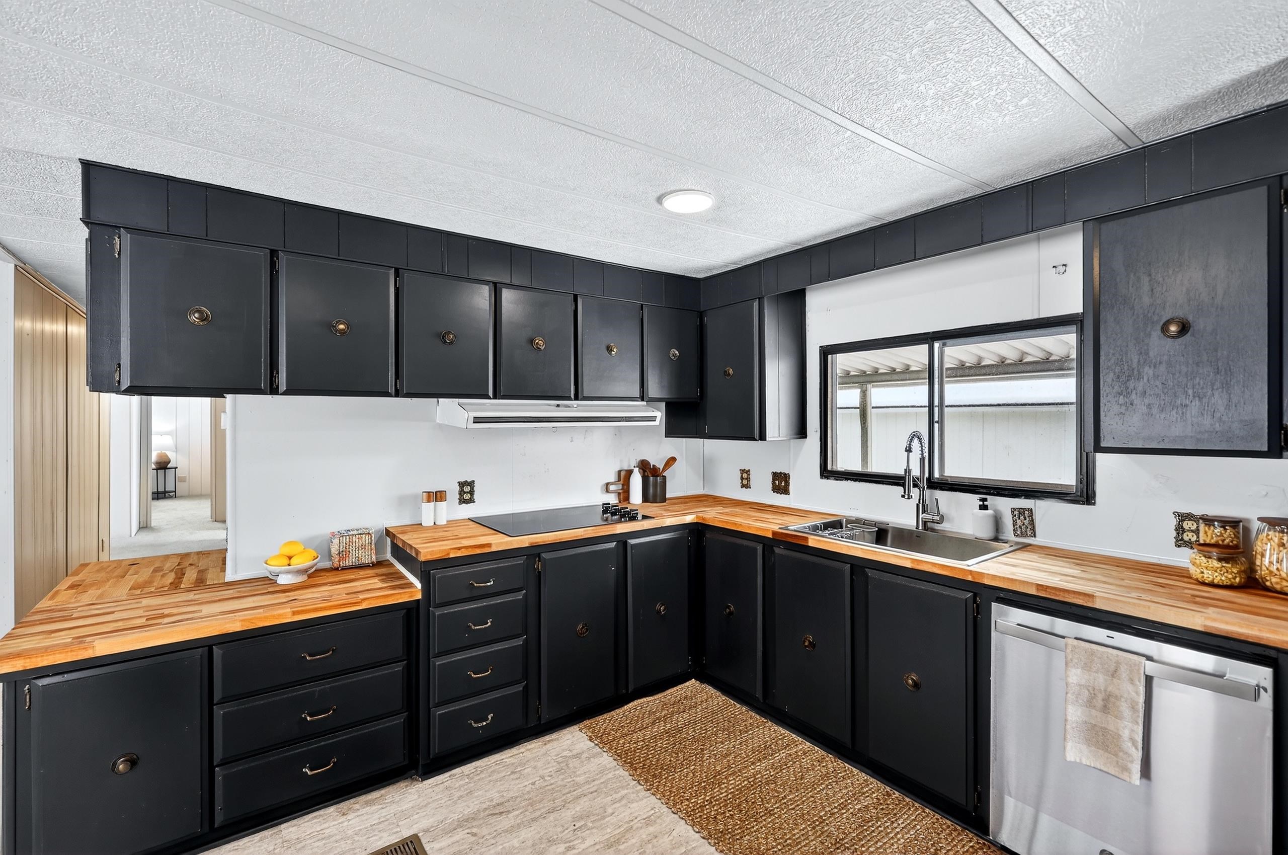824 E Spence St - Photo 3