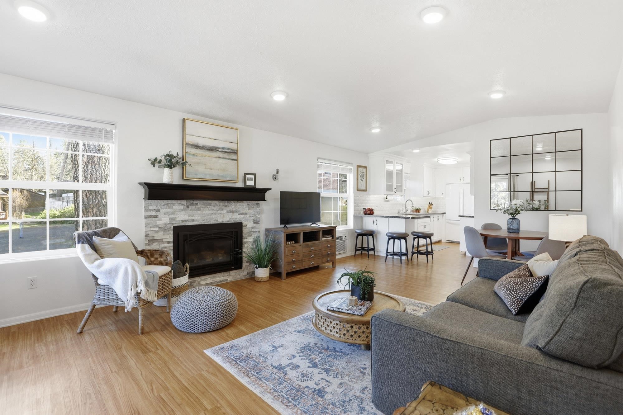 844 W Cliff Dr - Photo 2