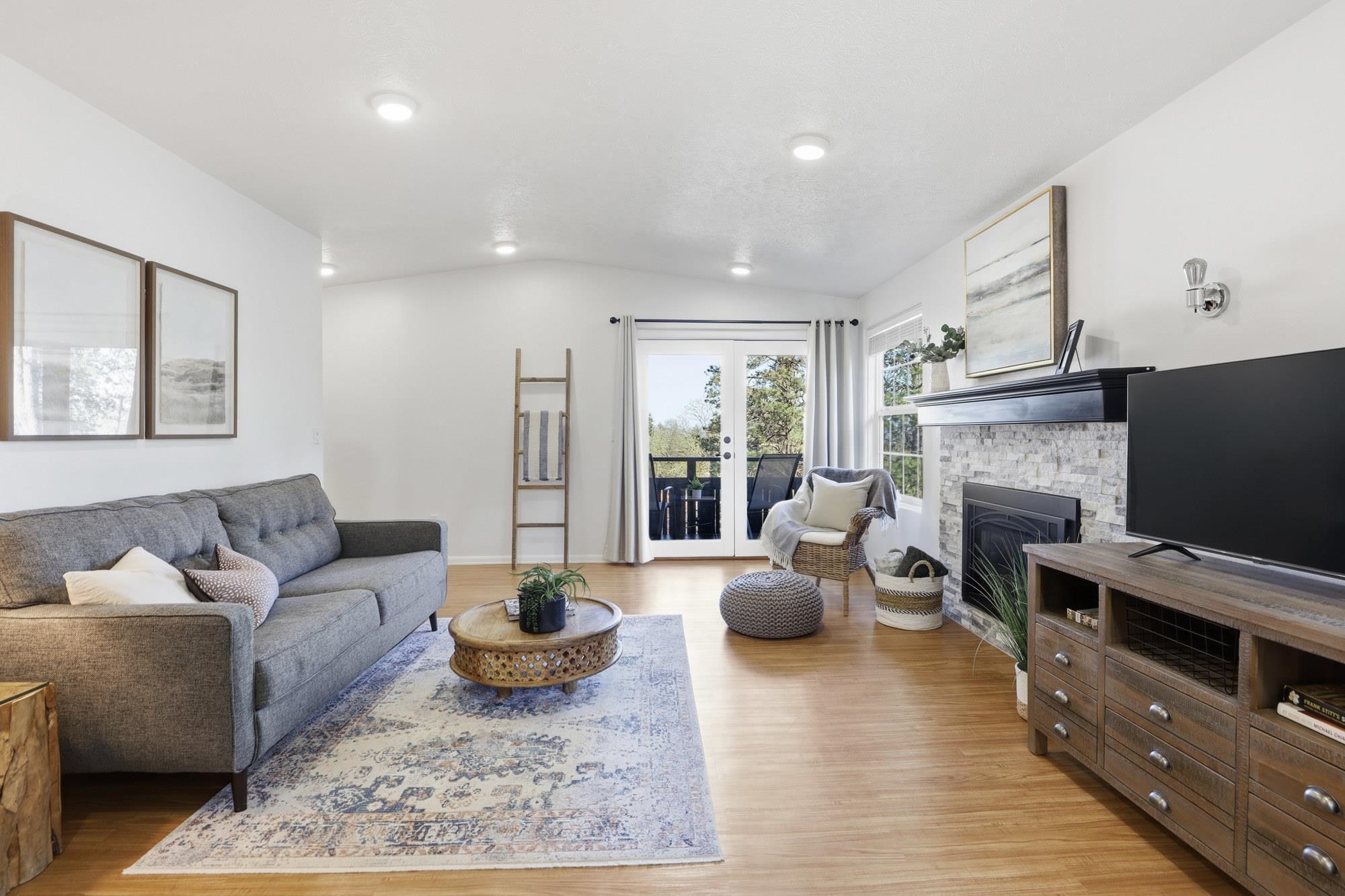 844 W Cliff Dr - Photo 3