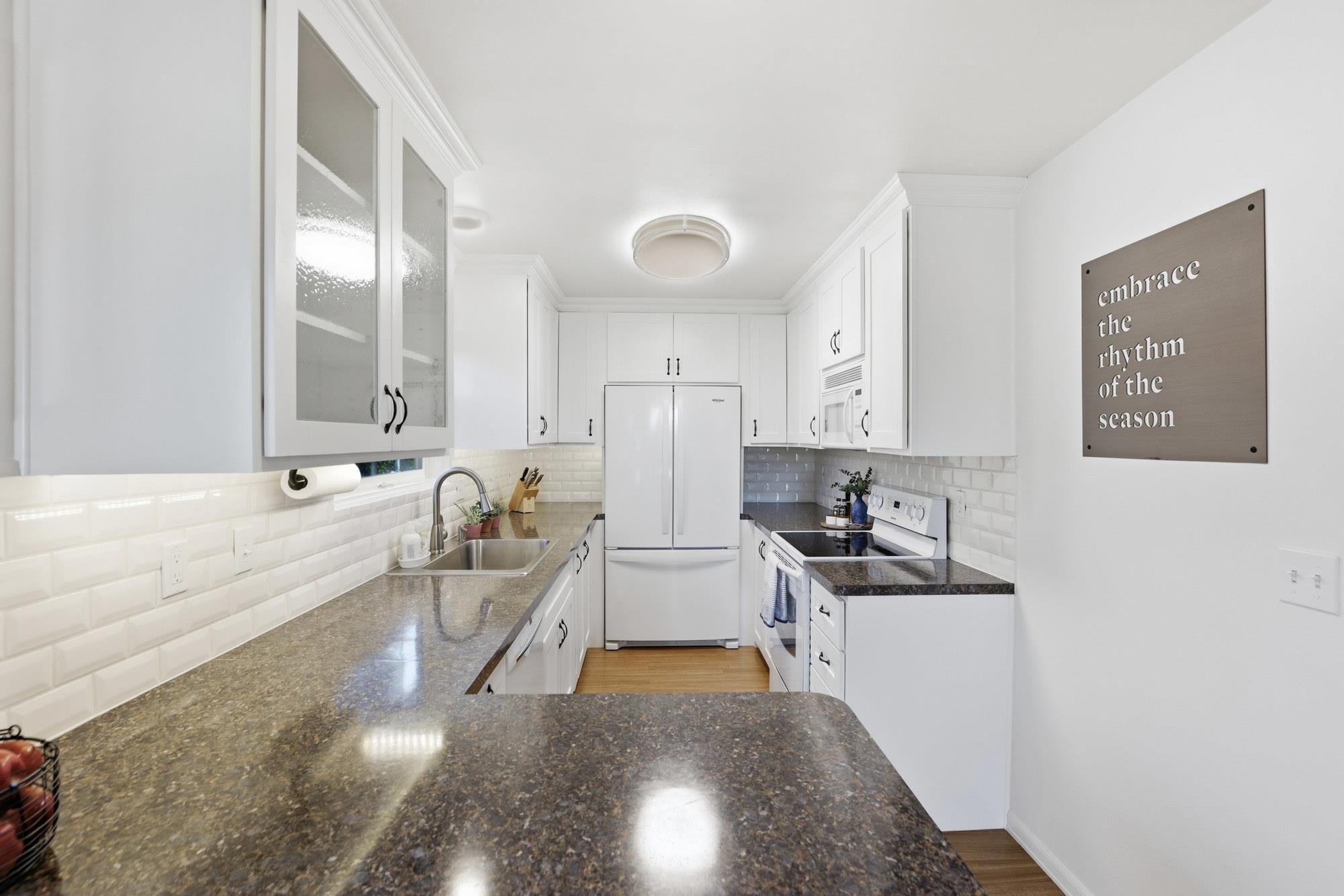 844 W Cliff Dr - Photo 6