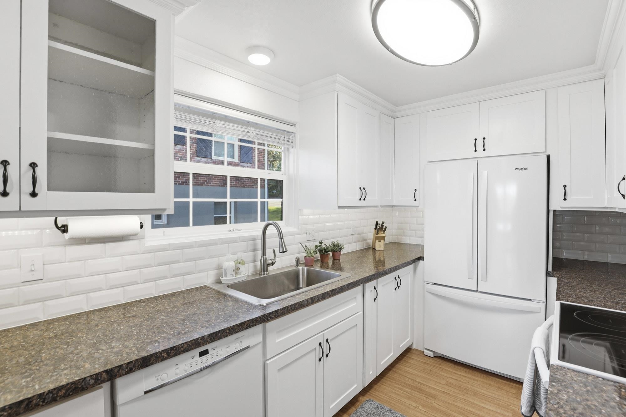 844 W Cliff Dr - Photo 8