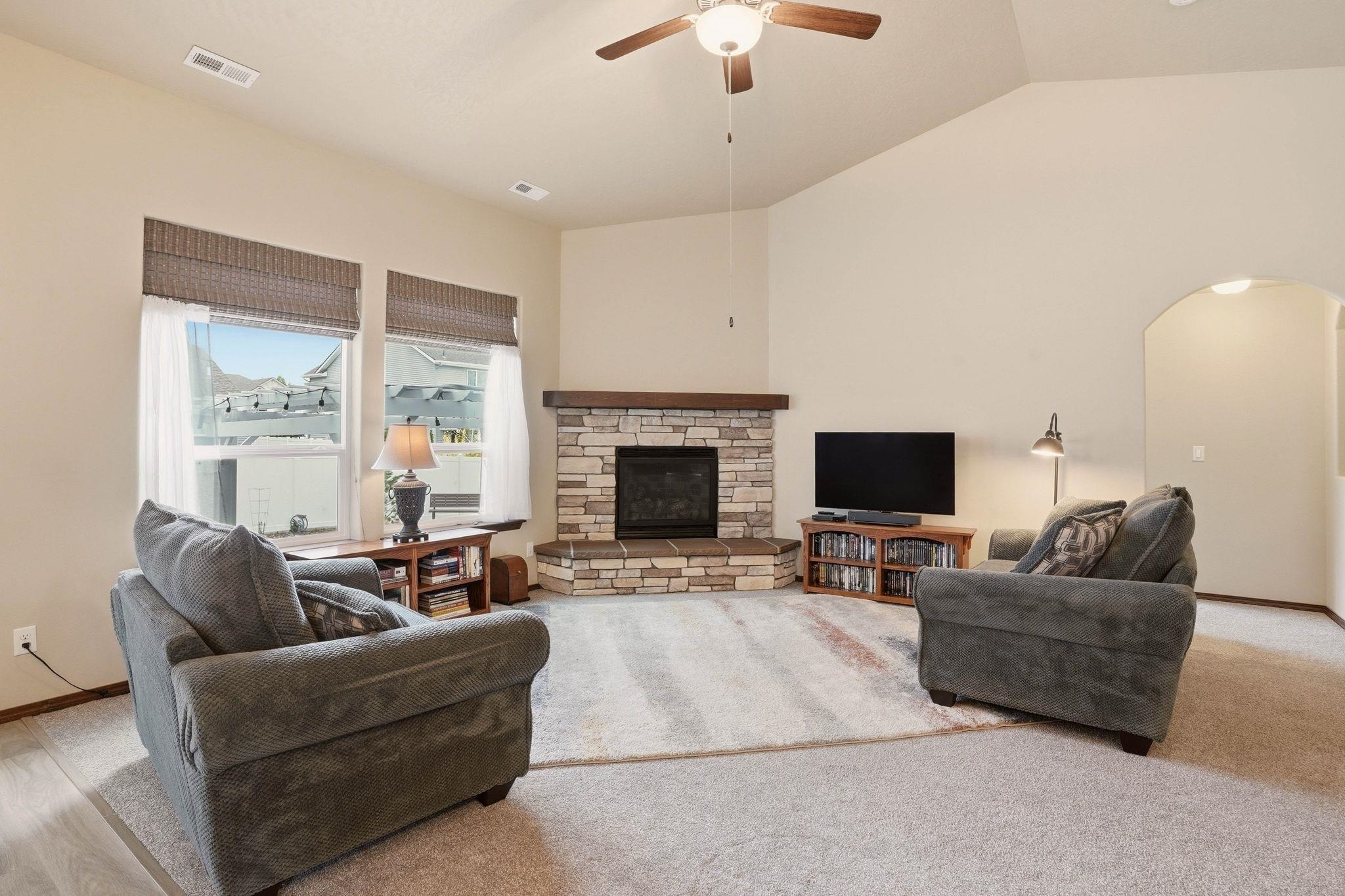 2718 W Parkway Ave - Photo 4