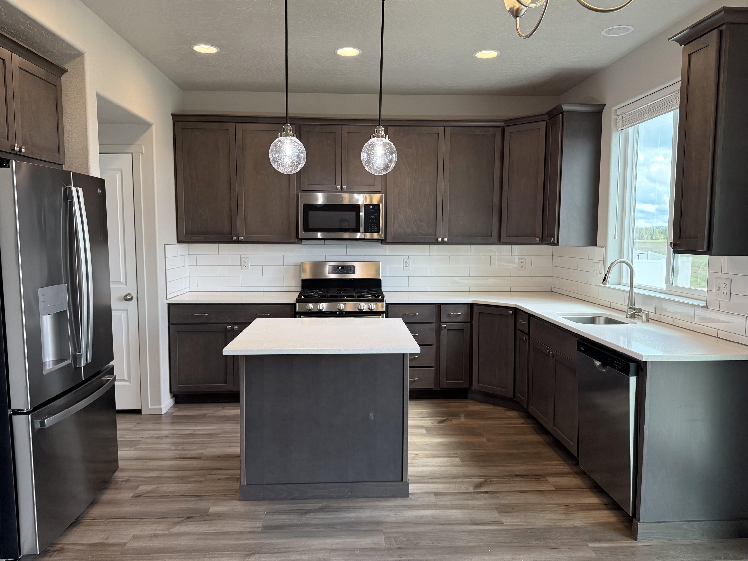 1734 E C St - Photo 2