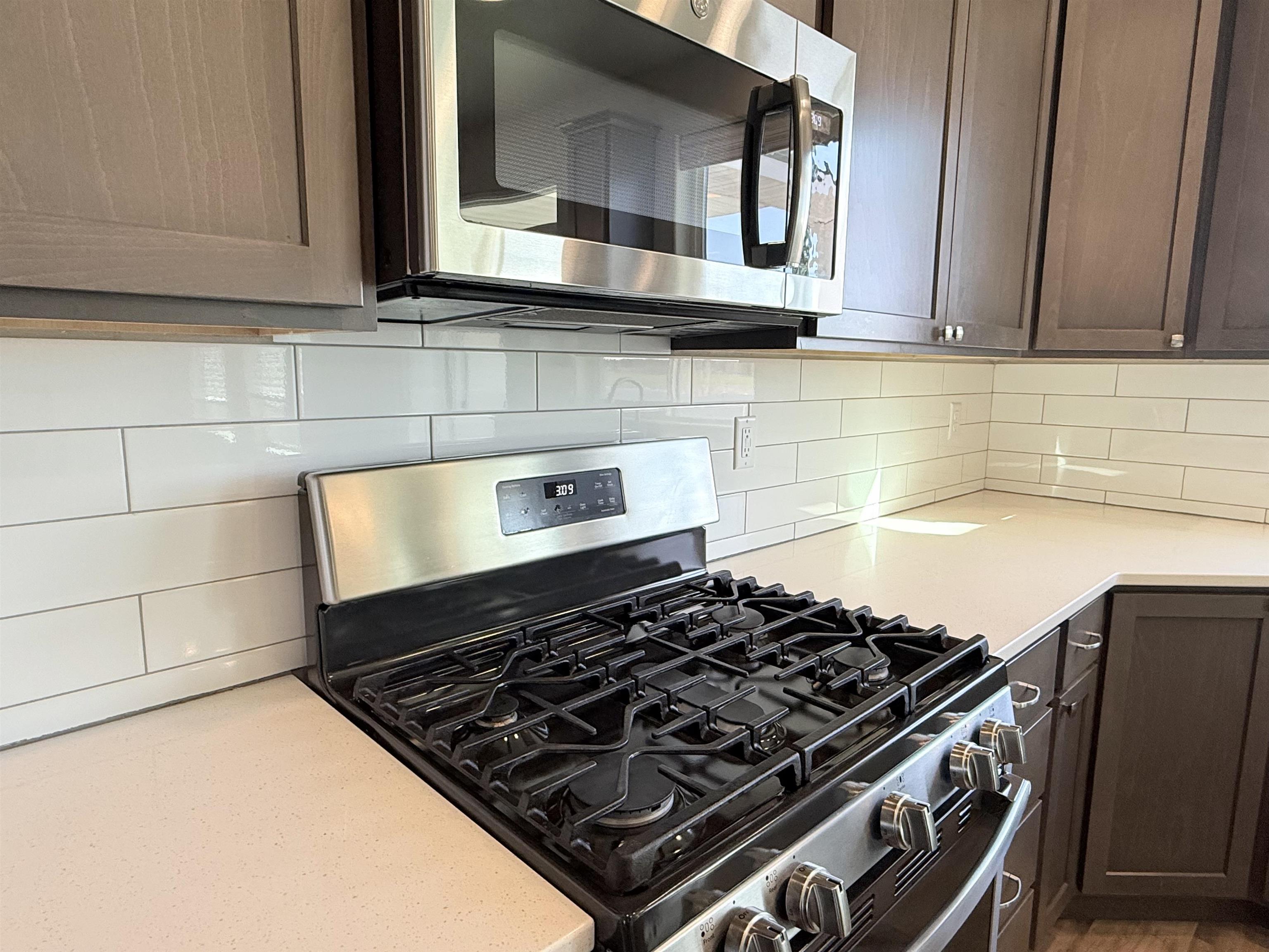 1734 E C St - Photo 4