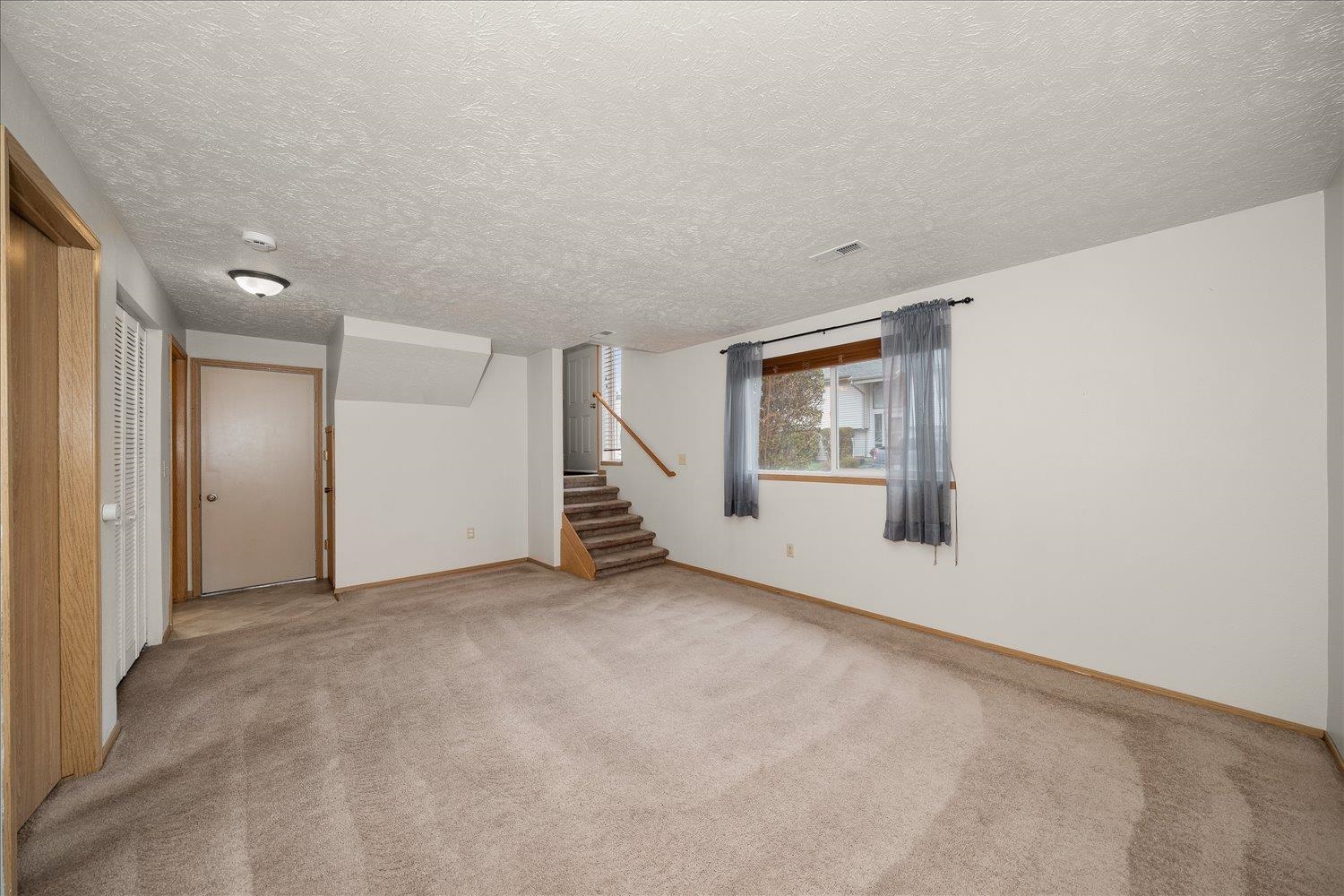950 E Calkins Dr - Photo 16
