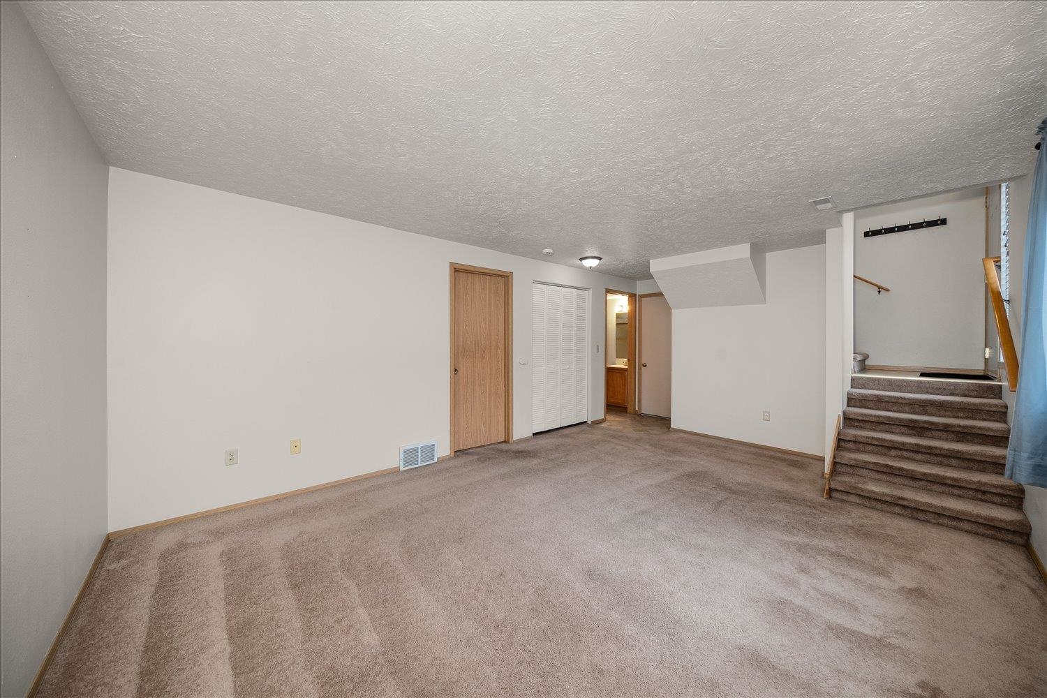 950 E Calkins Dr - Photo 18