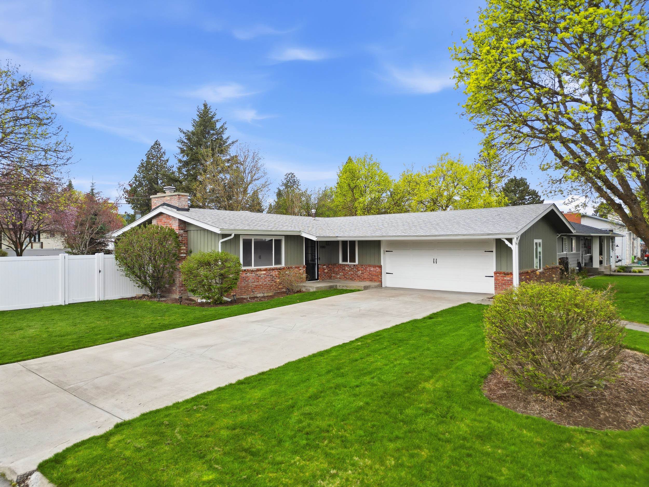 11910 E 26th Ave - Photo 2