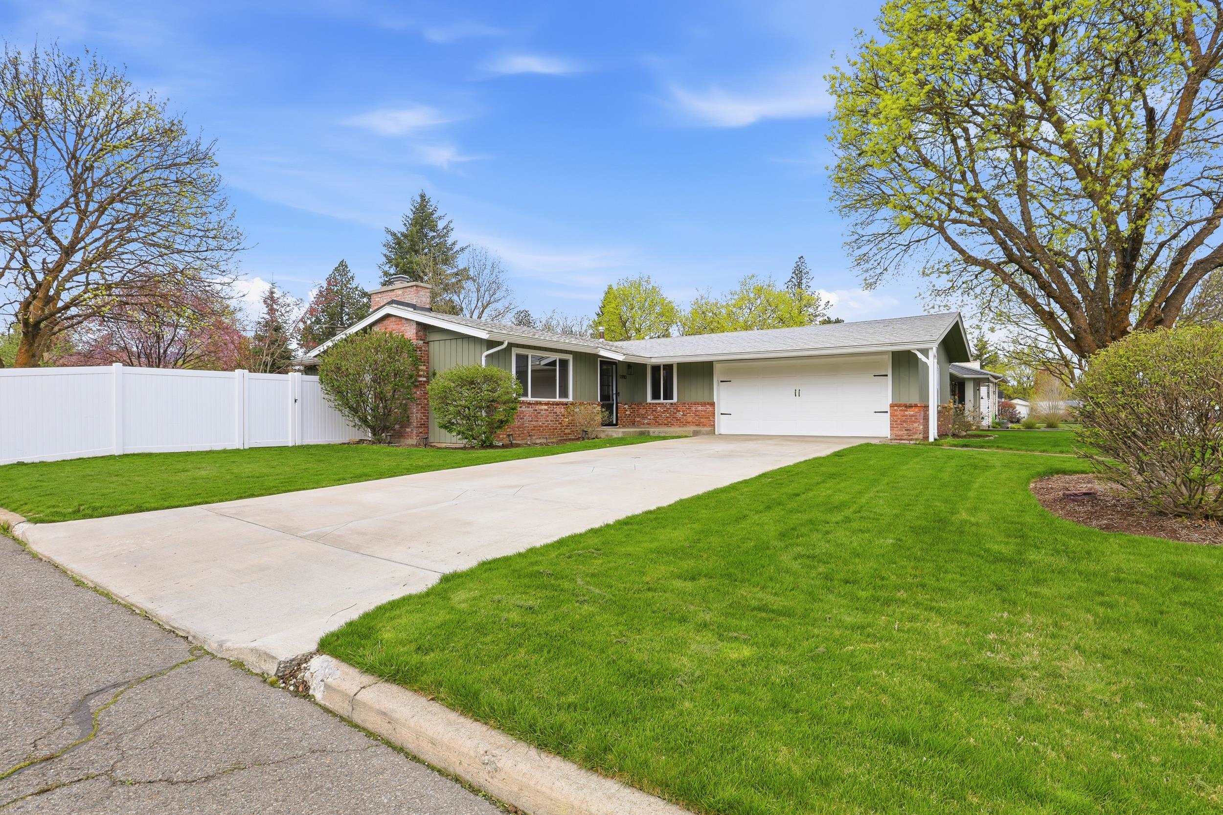 11910 E 26th Ave - Photo 3