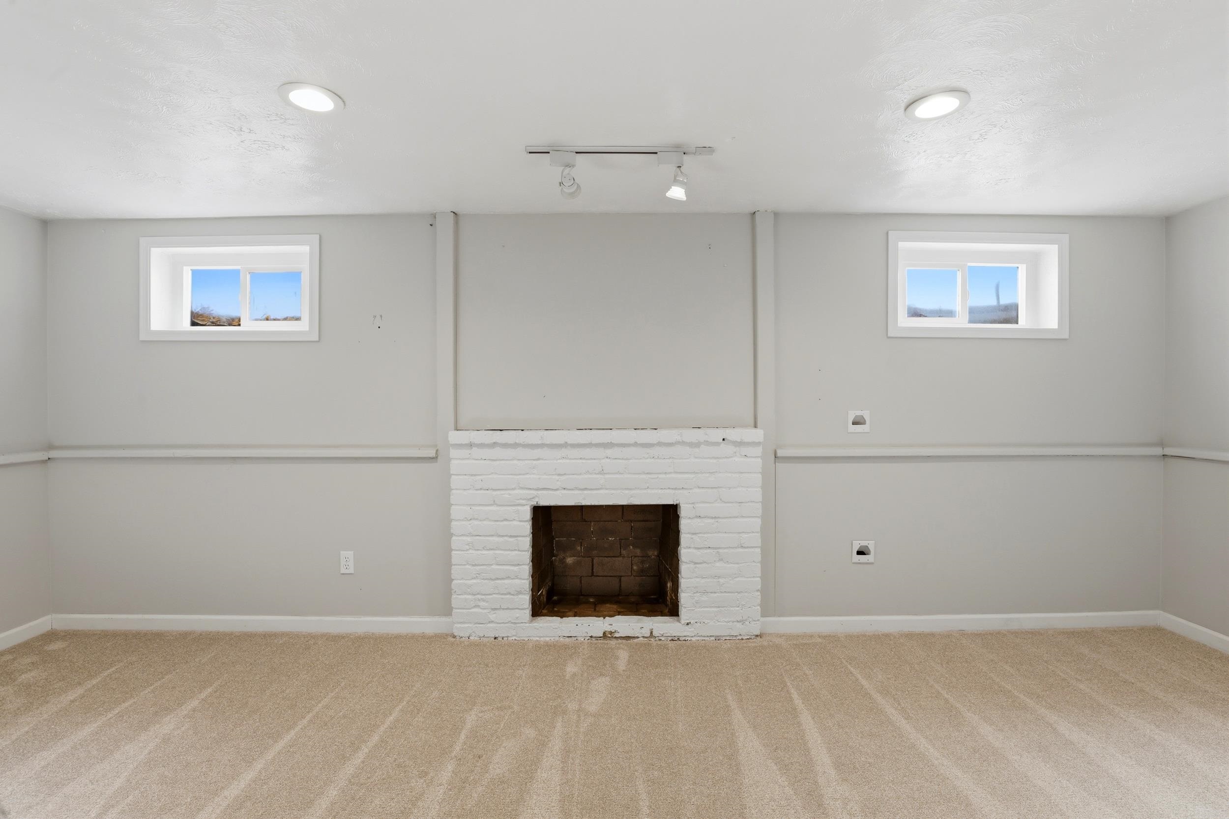 11910 E 26th Ave - Photo 32