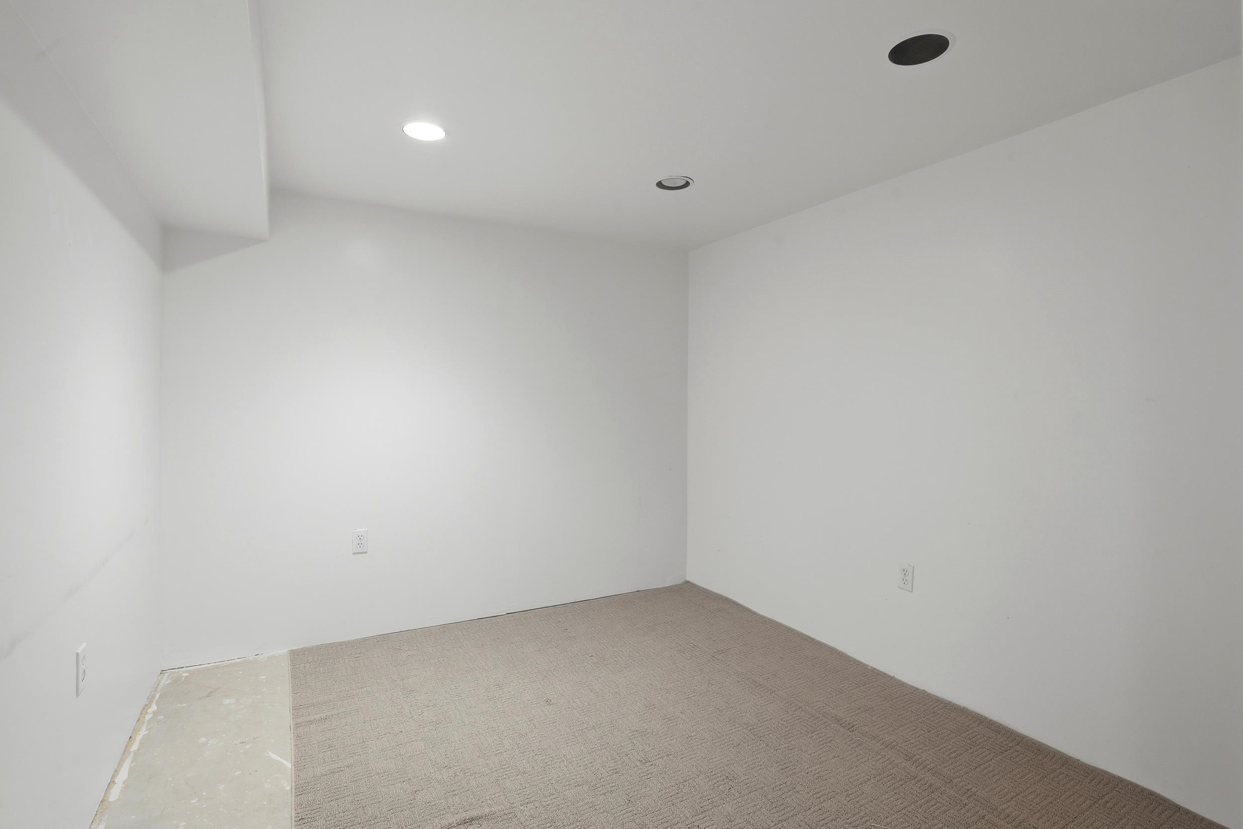 11910 E 26th Ave - Photo 37