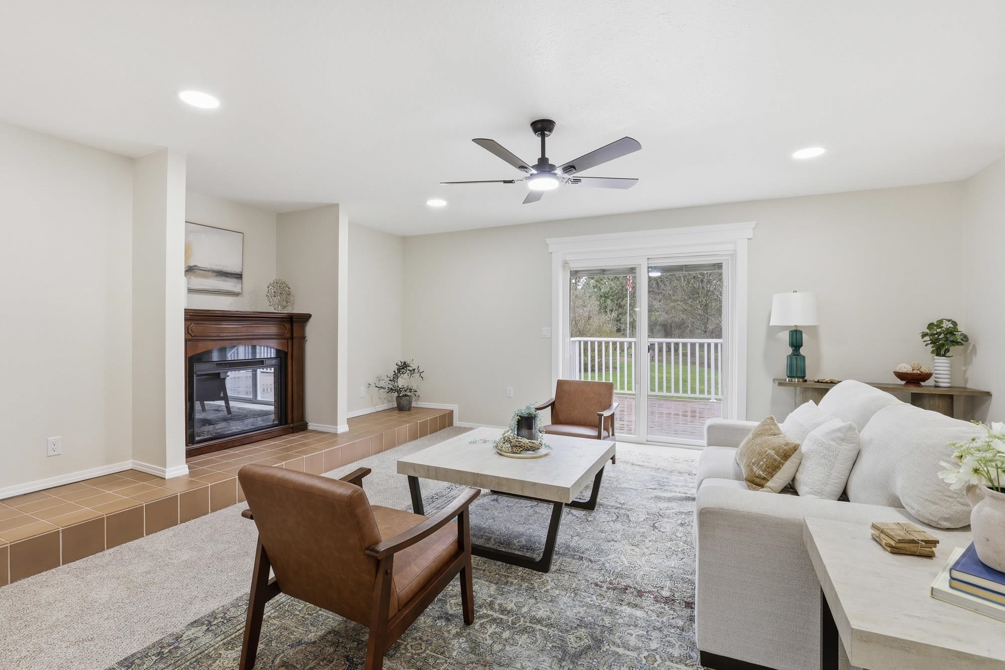 424 S Brooks Rd - Photo 2