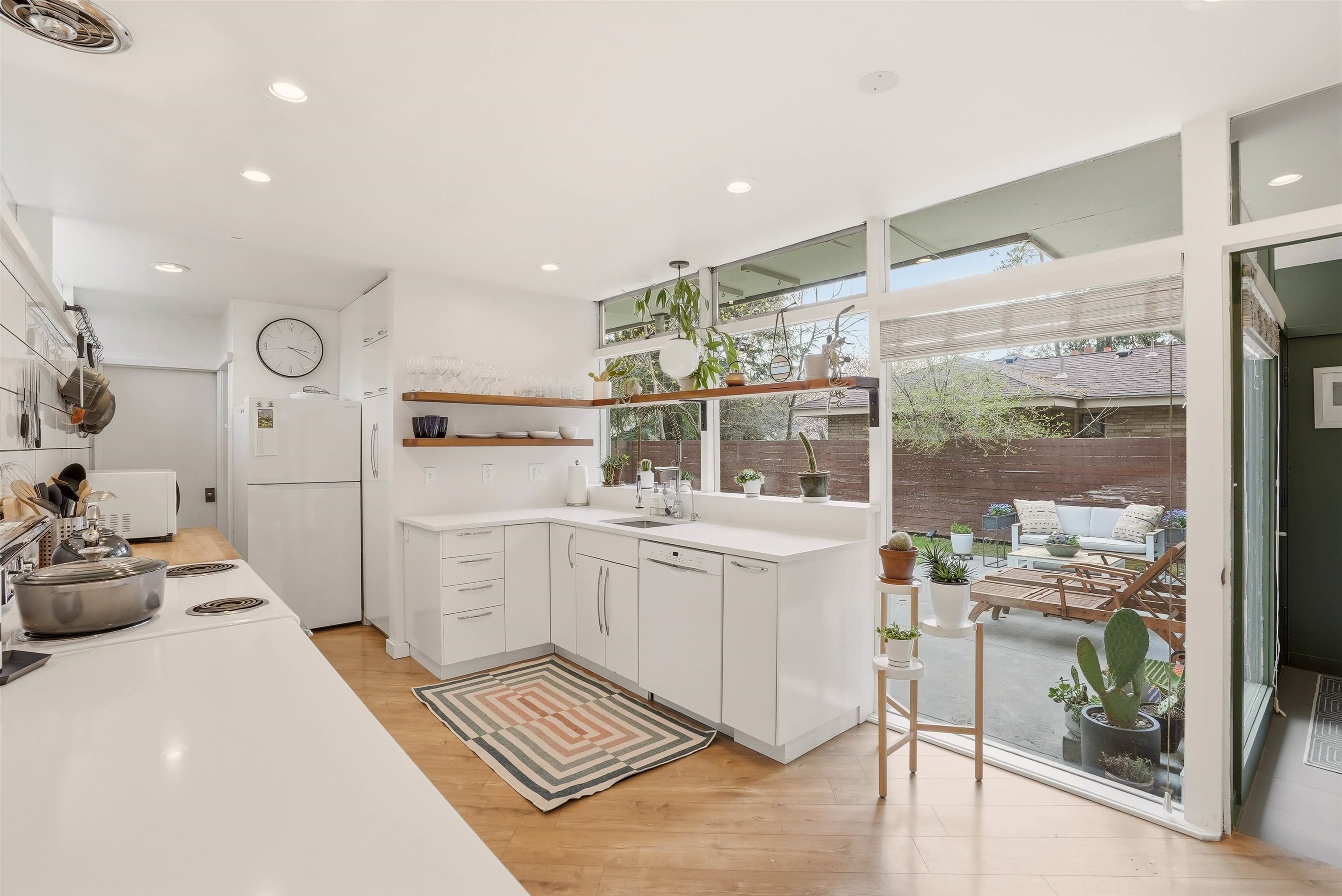 1022 E 28th Ave - Photo 15