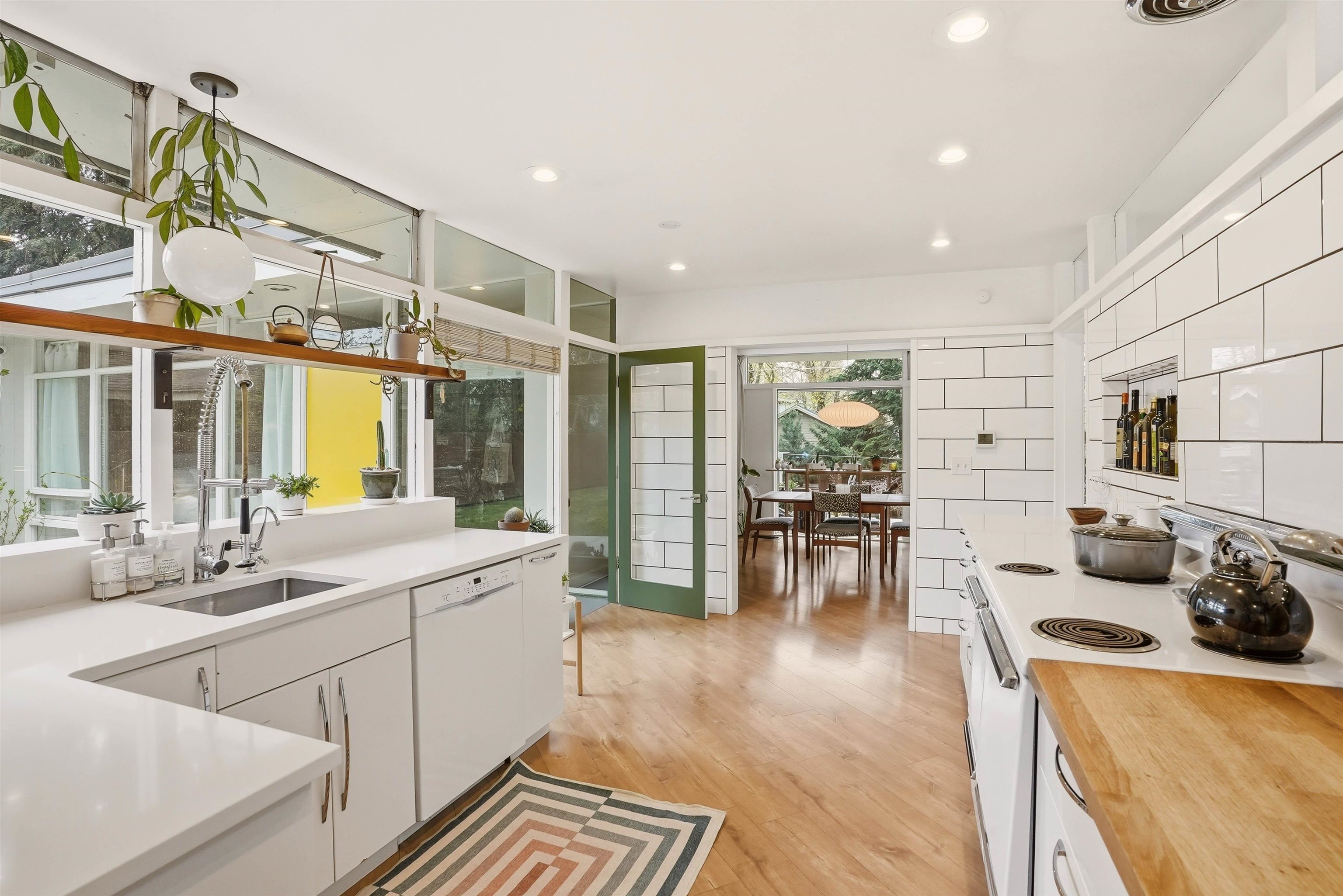 1022 E 28th Ave - Photo 16