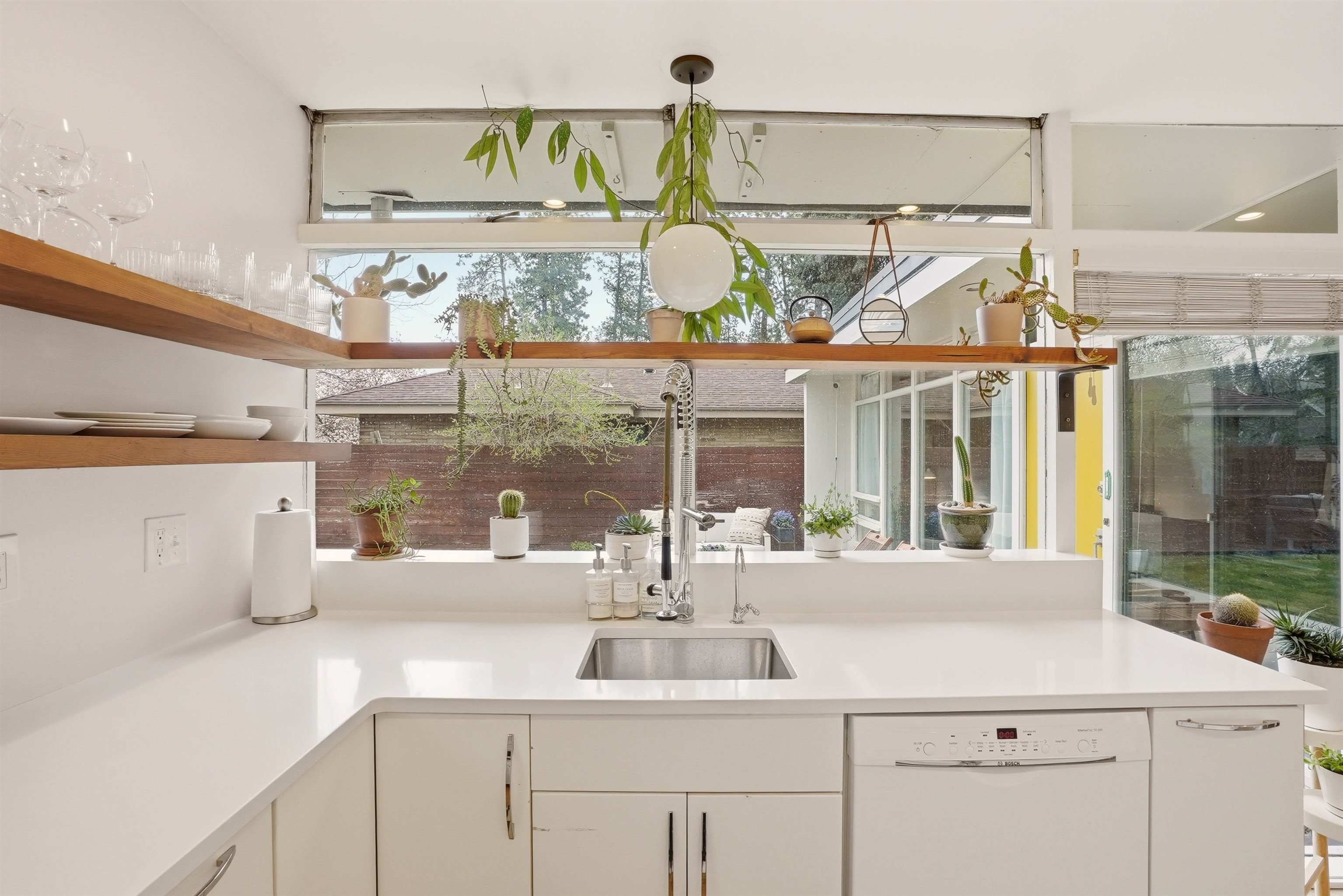 1022 E 28th Ave - Photo 17