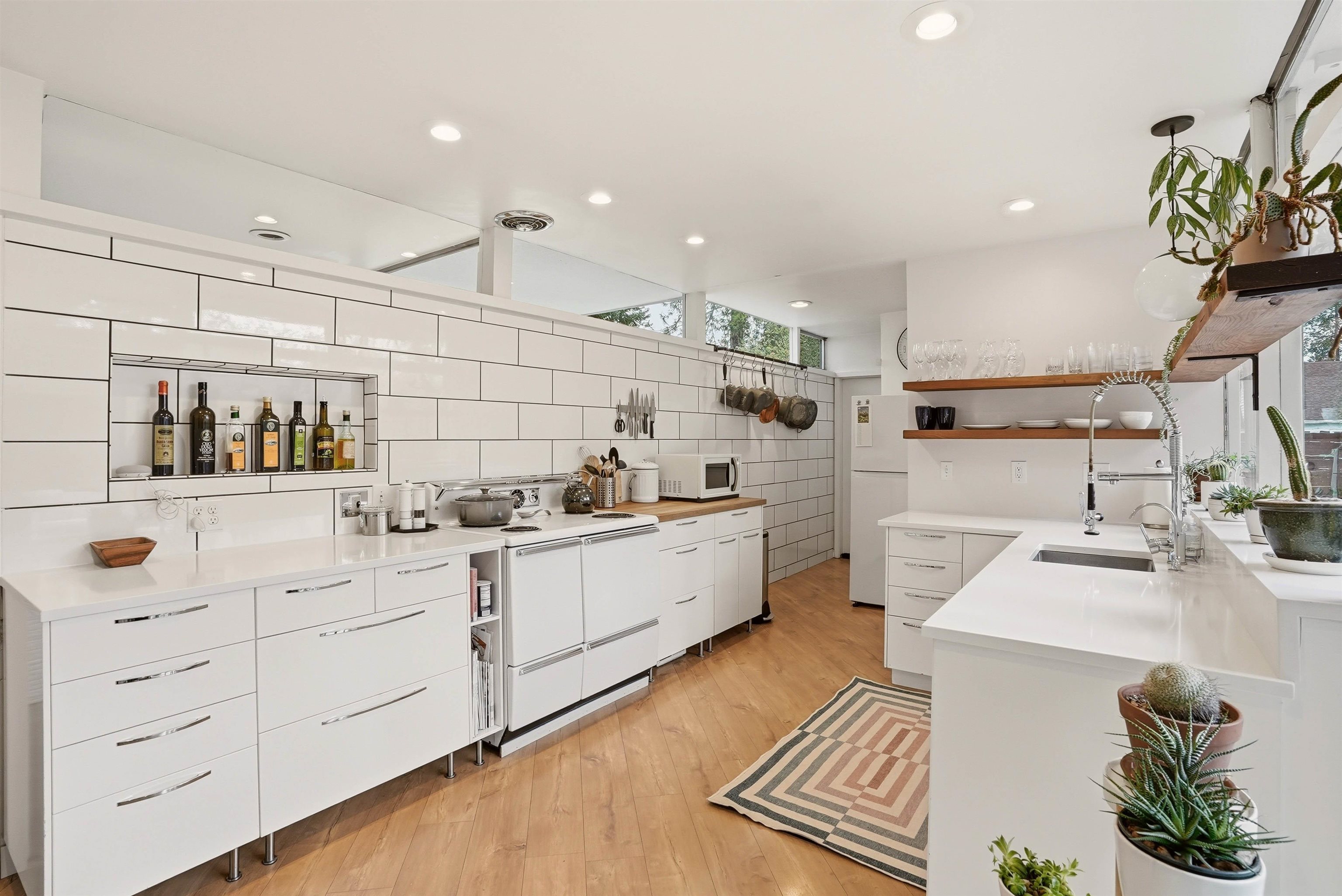 1022 E 28th Ave - Photo 18