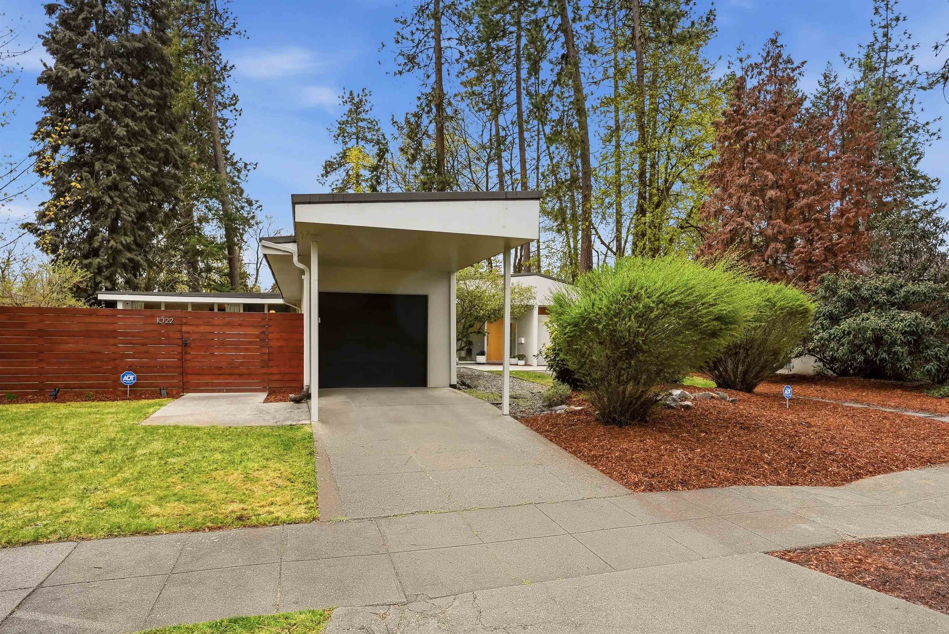 1022 E 28th Ave - Photo 5