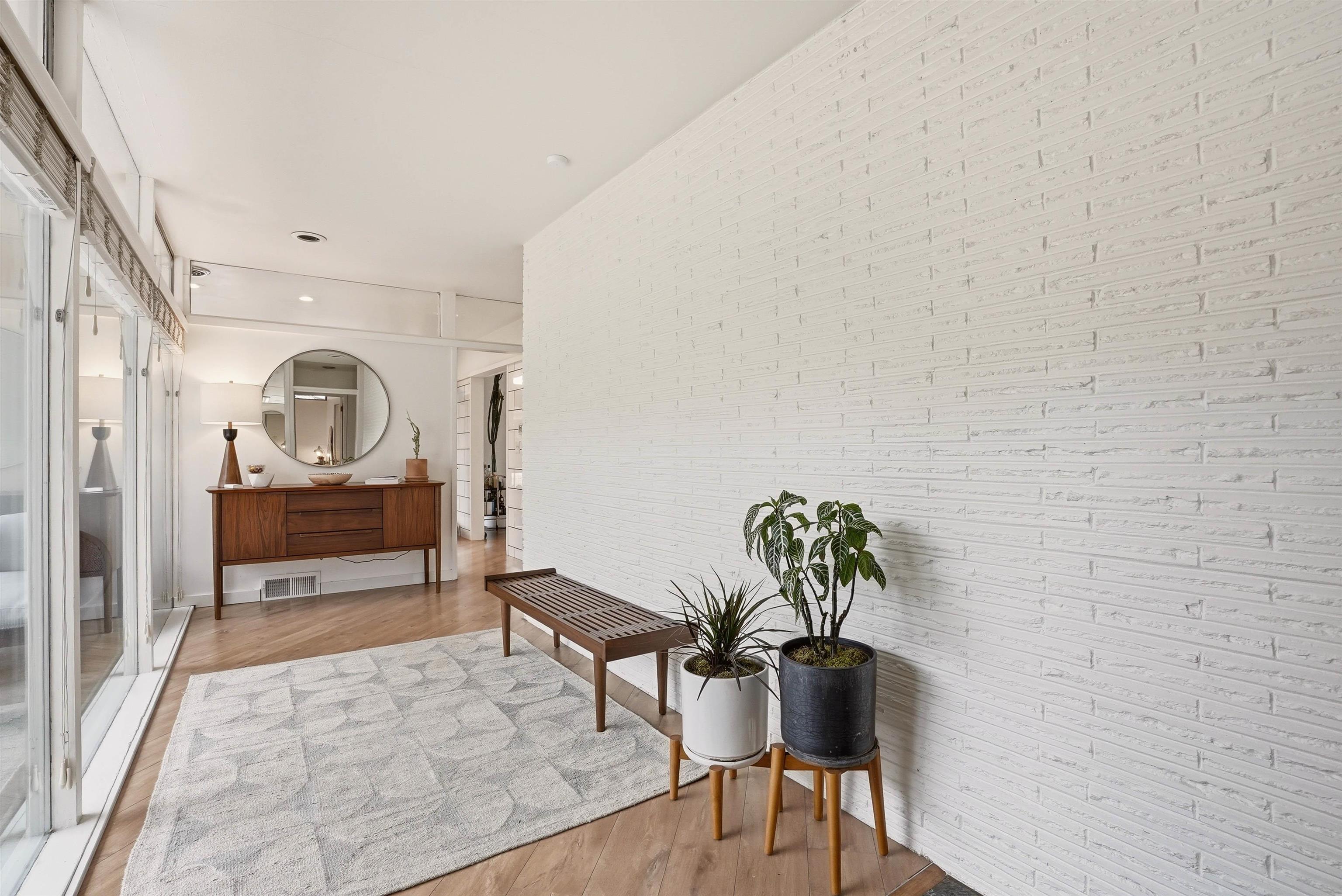 1022 E 28th Ave - Photo 7