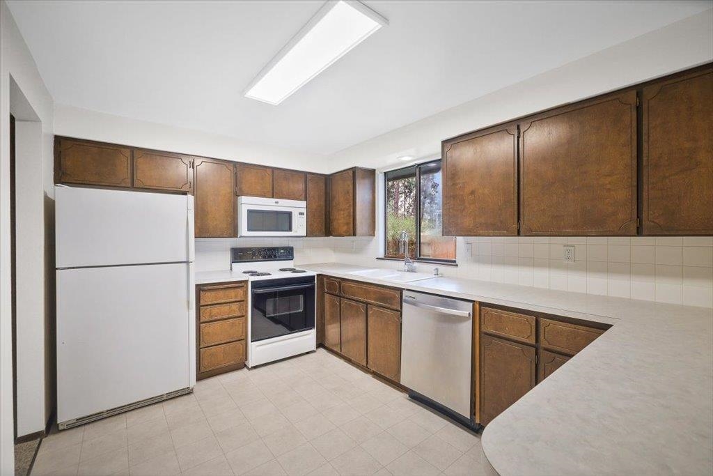 1414 S Robinhood St - Photo 31