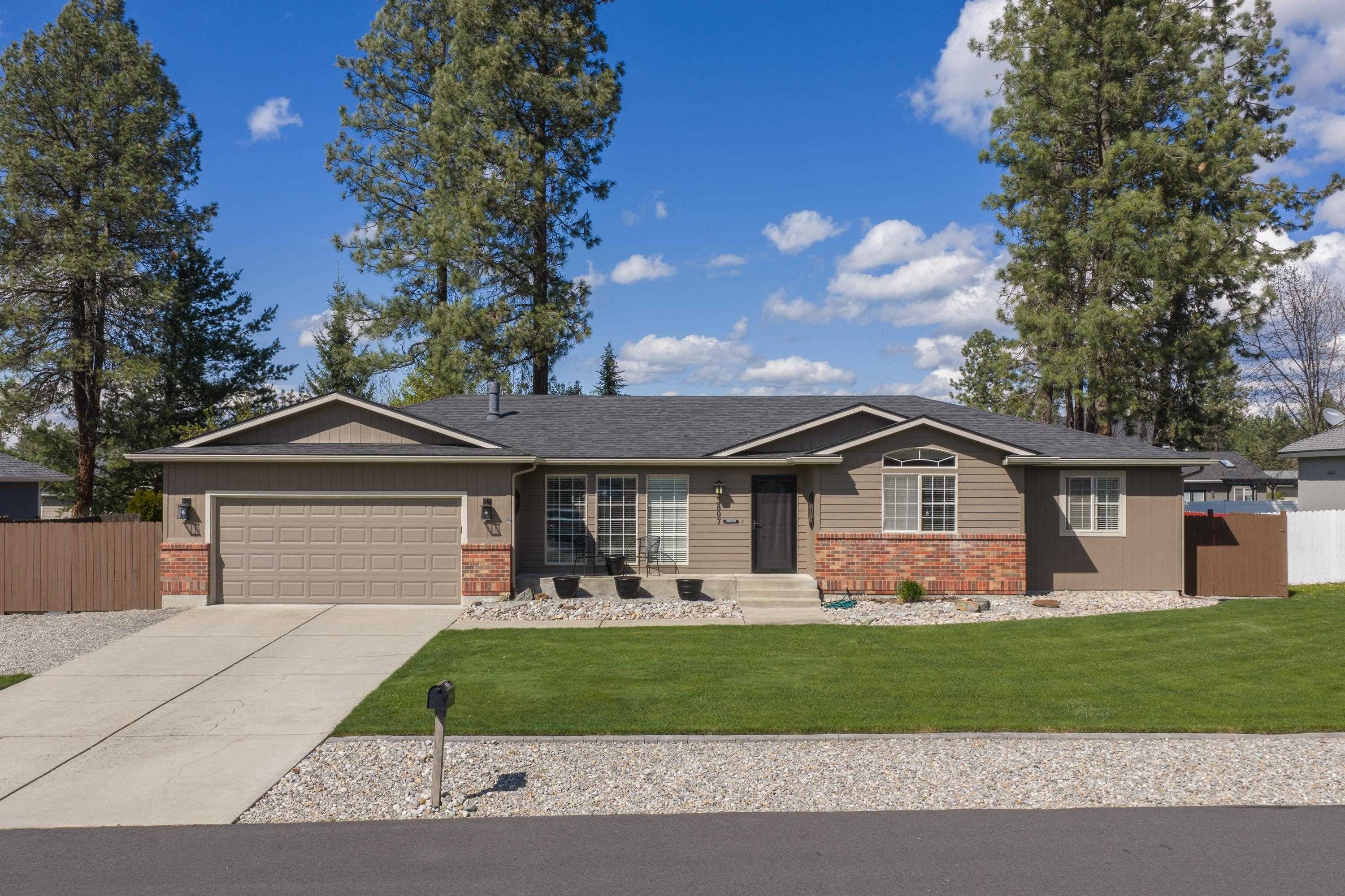 3807 E Tanager Ln - Photo 2