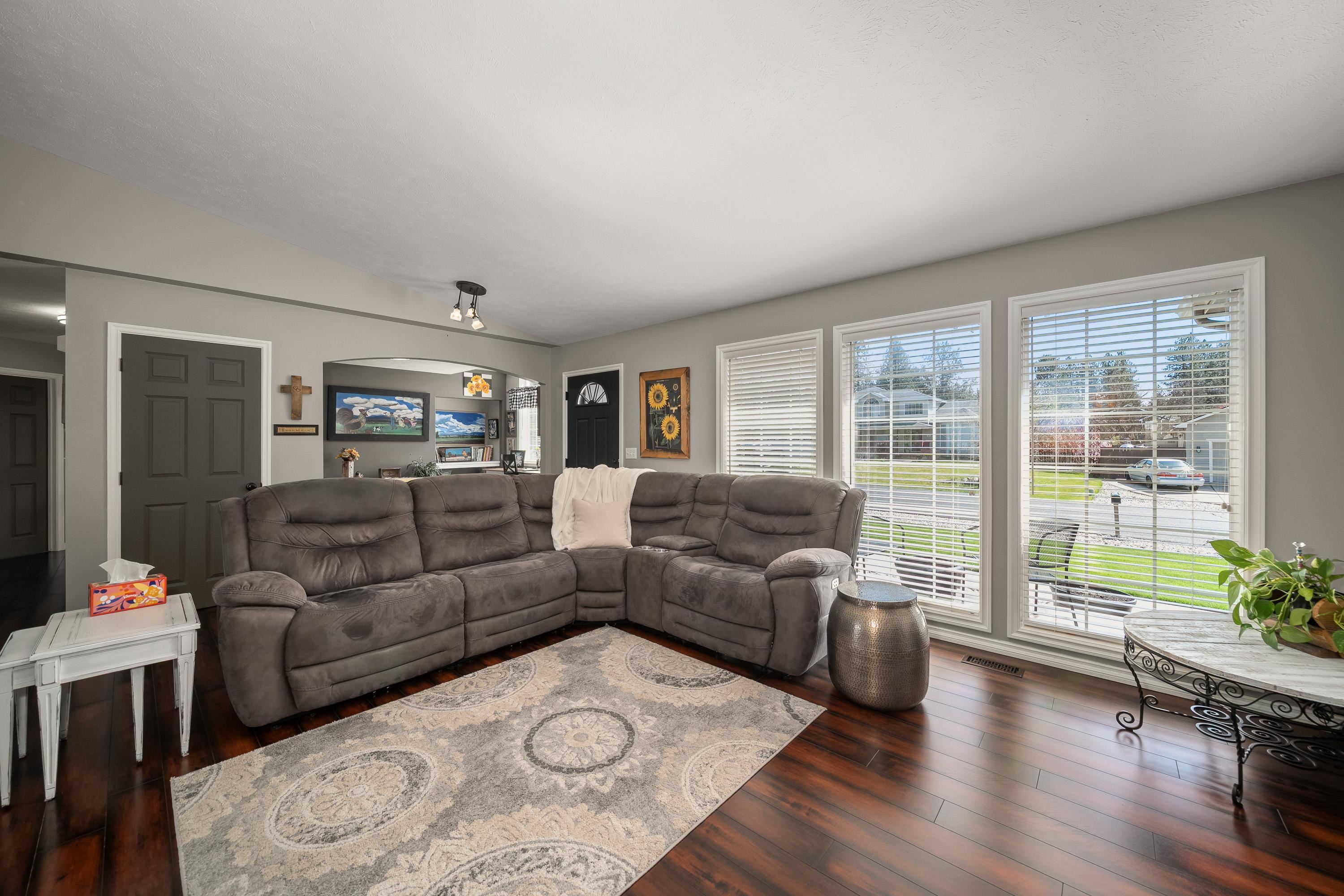 3807 E Tanager Ln - Photo 9