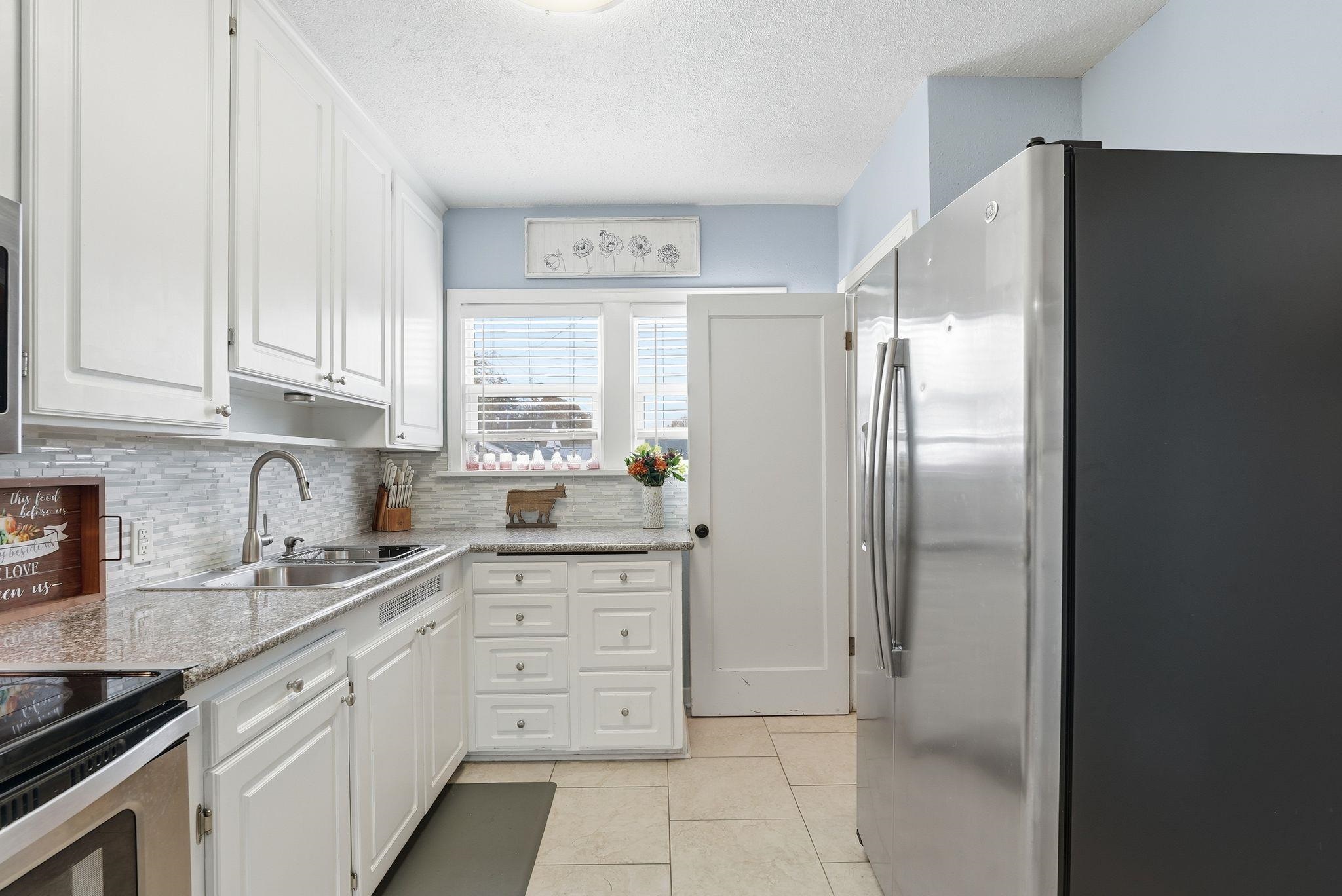 5018 N STEVENS St - Photo 8