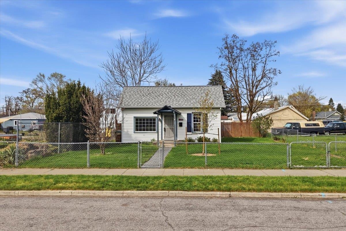 2223 E Sharp Ave - Photo 3