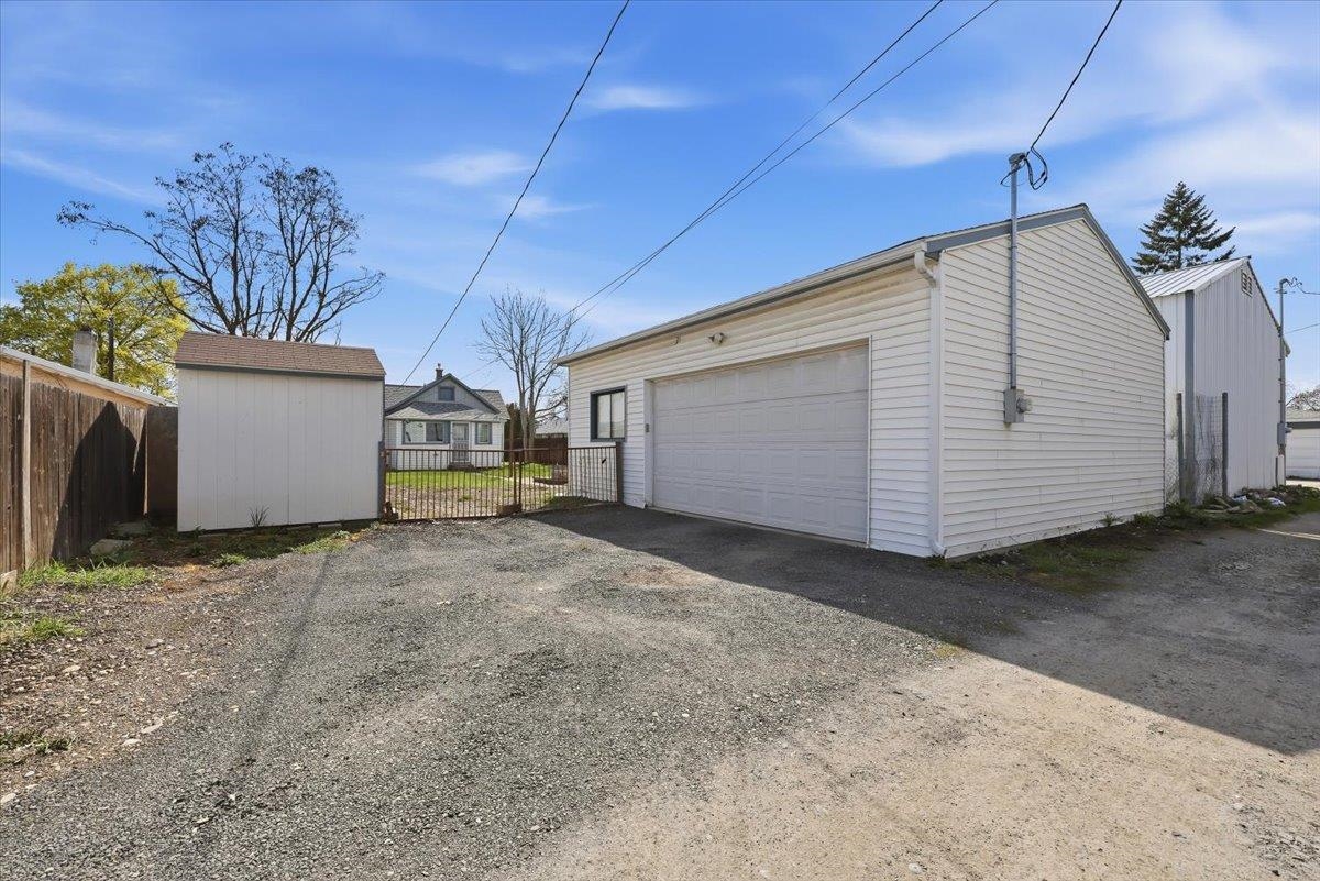 2223 E Sharp Ave - Photo 26