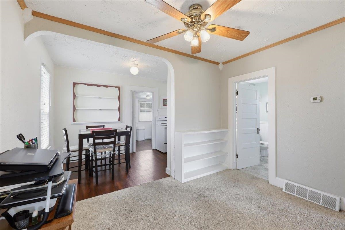 2223 E Sharp Ave - Photo 9
