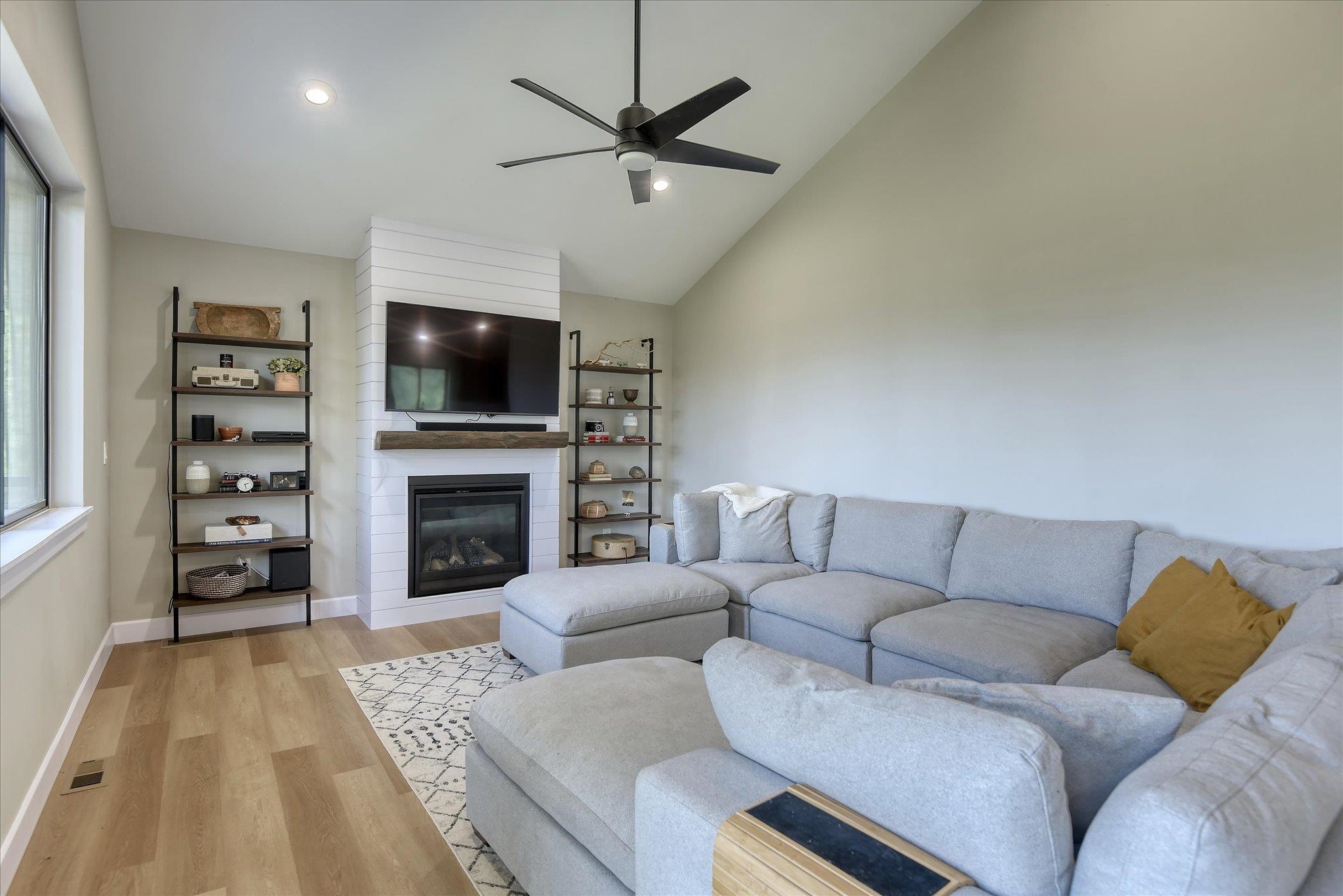 6194 Horizon View Way - Photo 16
