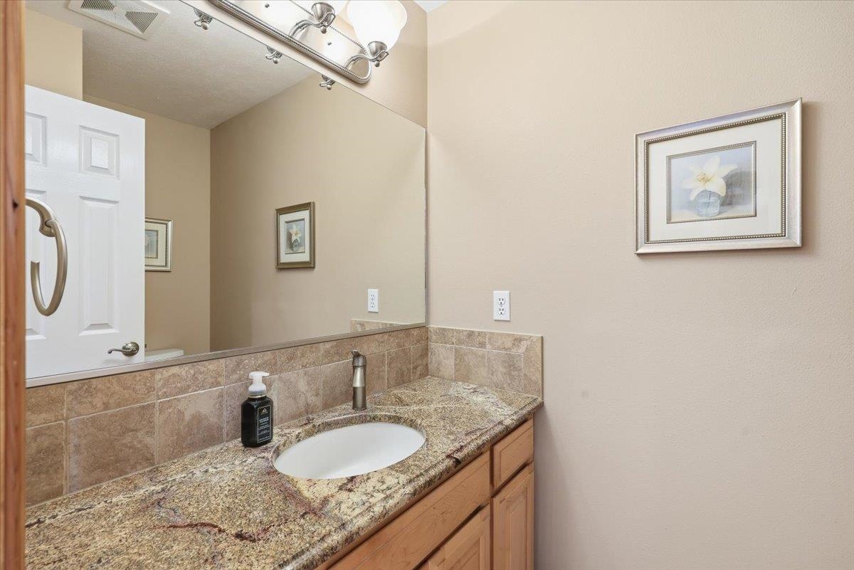 21710 N Saddle Mountain Ln - Photo 17