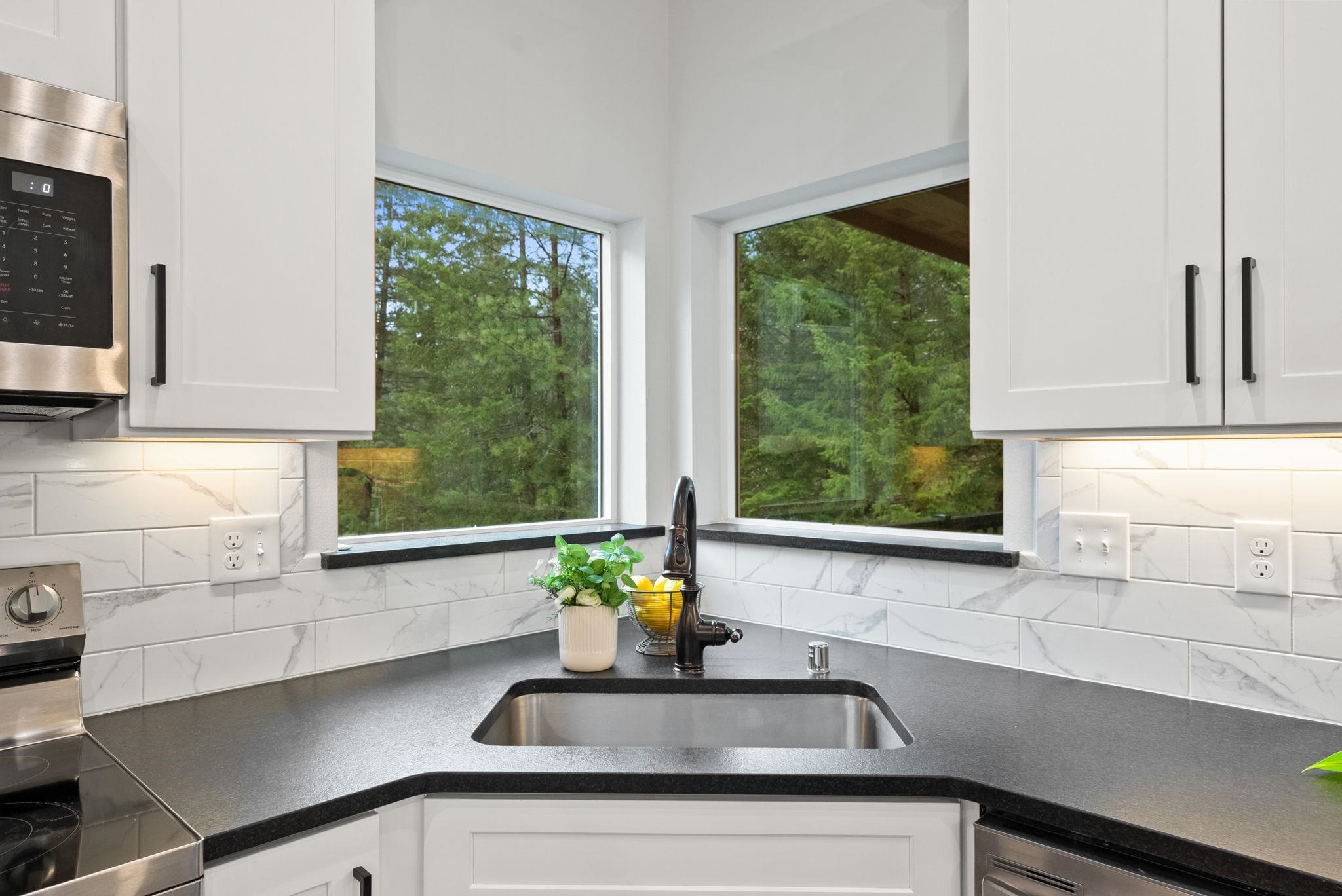 826 Thomas Ln - Photo 12