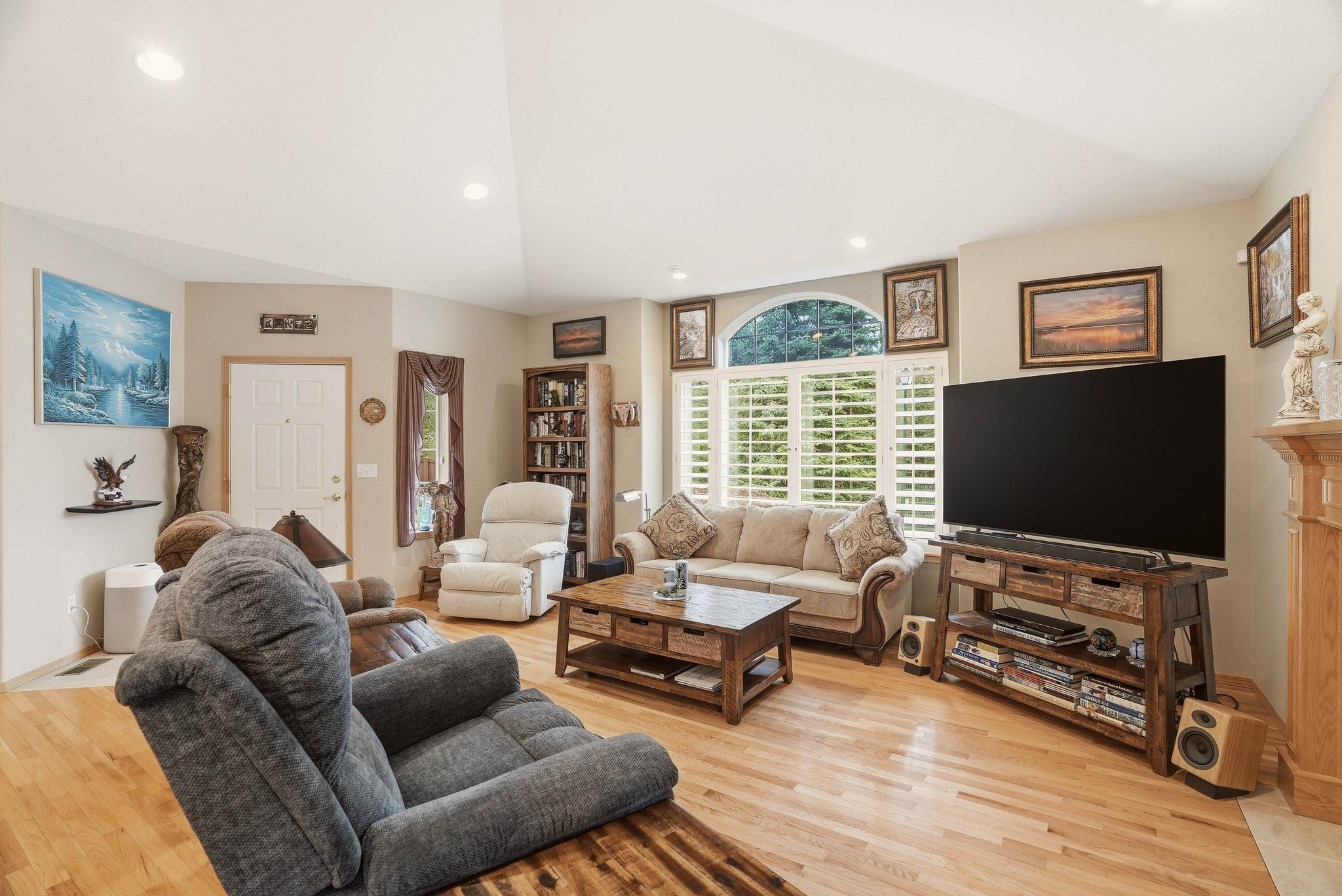 7015 N East Bluff Ct - Photo 6