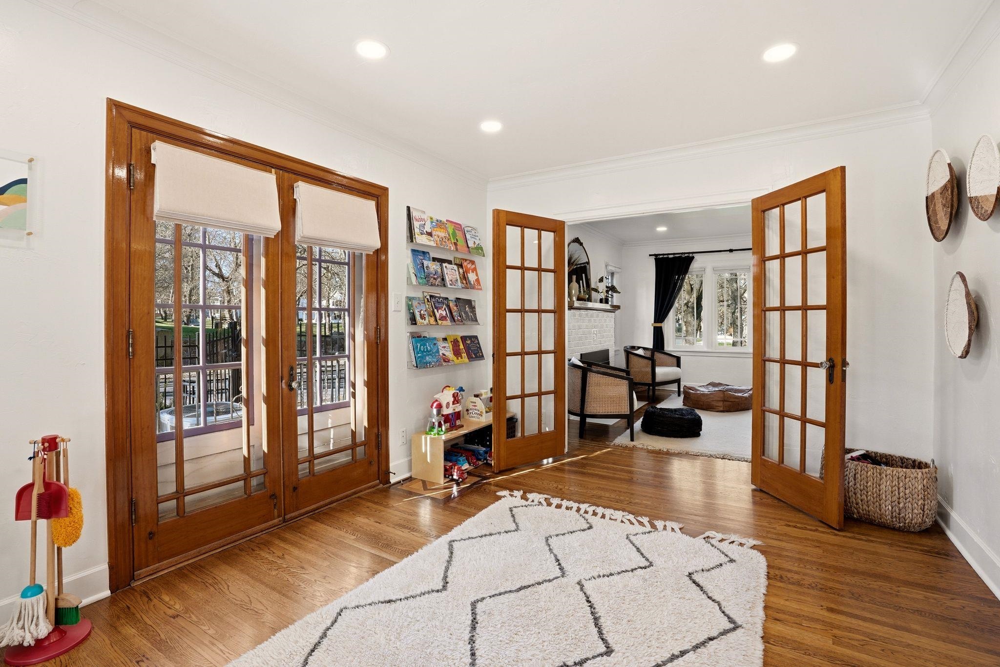 2423 S Manito Blvd - Photo 20