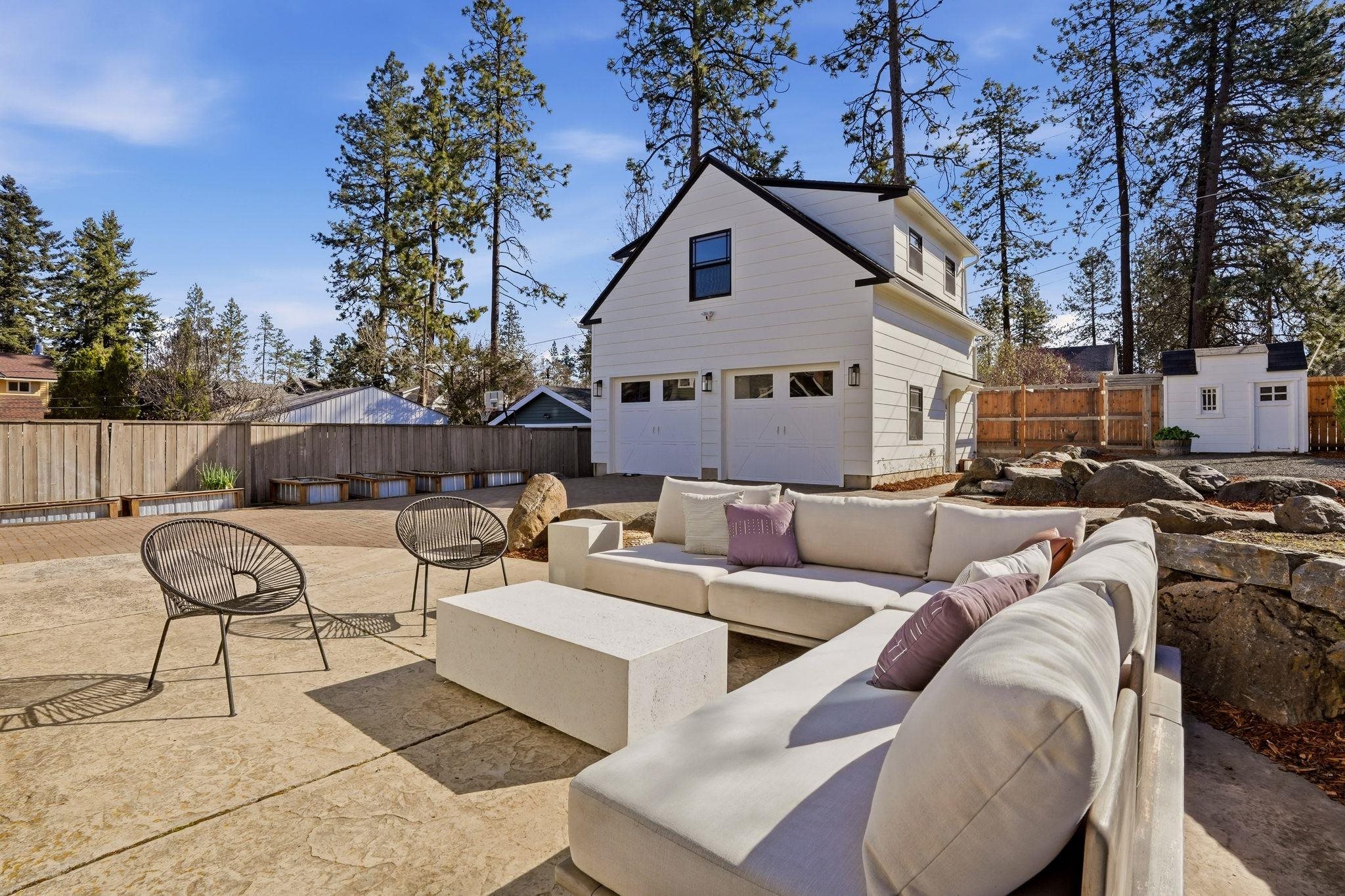 2423 S Manito Blvd - Photo 42