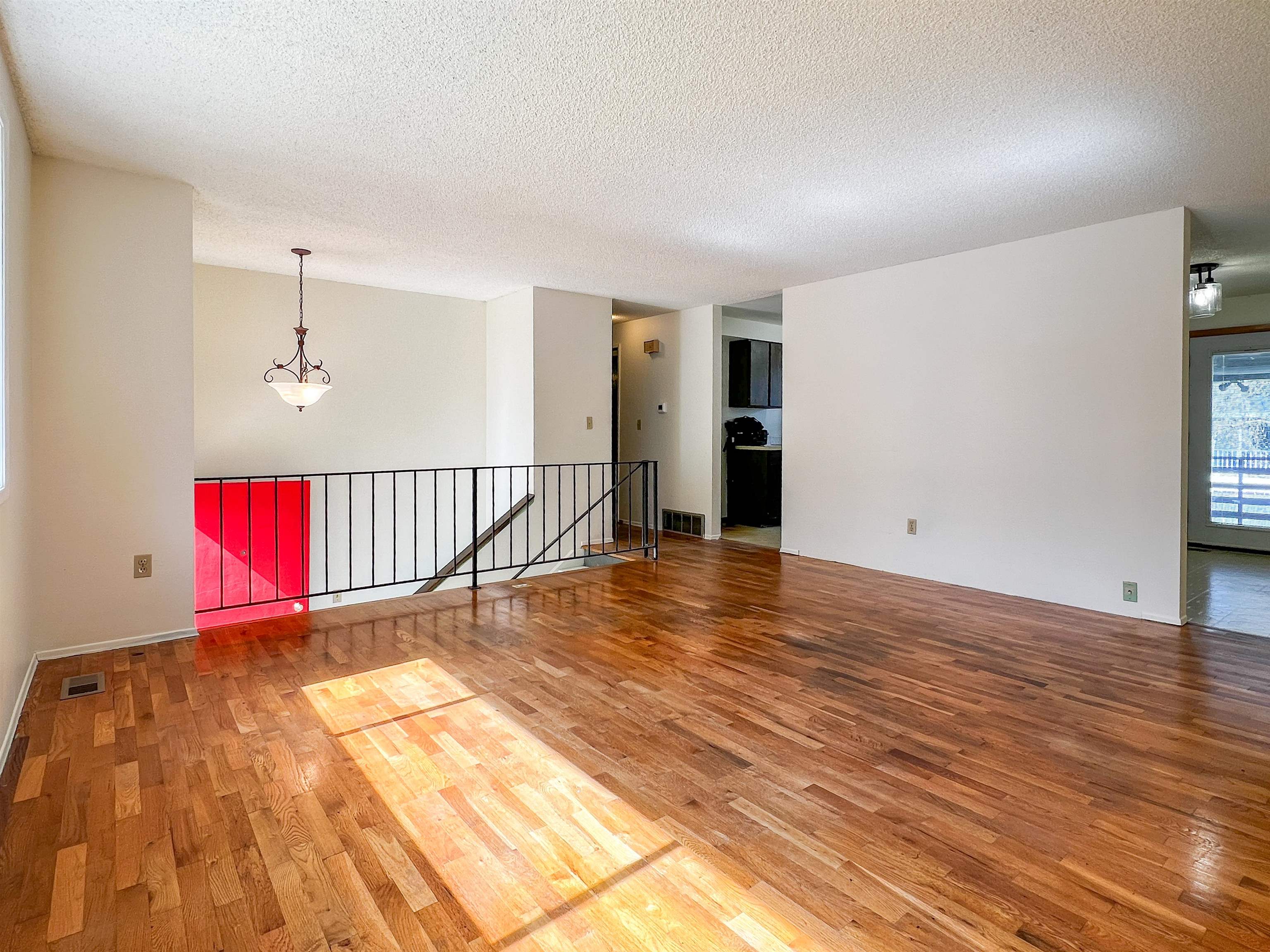 6005 N Oxford Dr - Photo 4