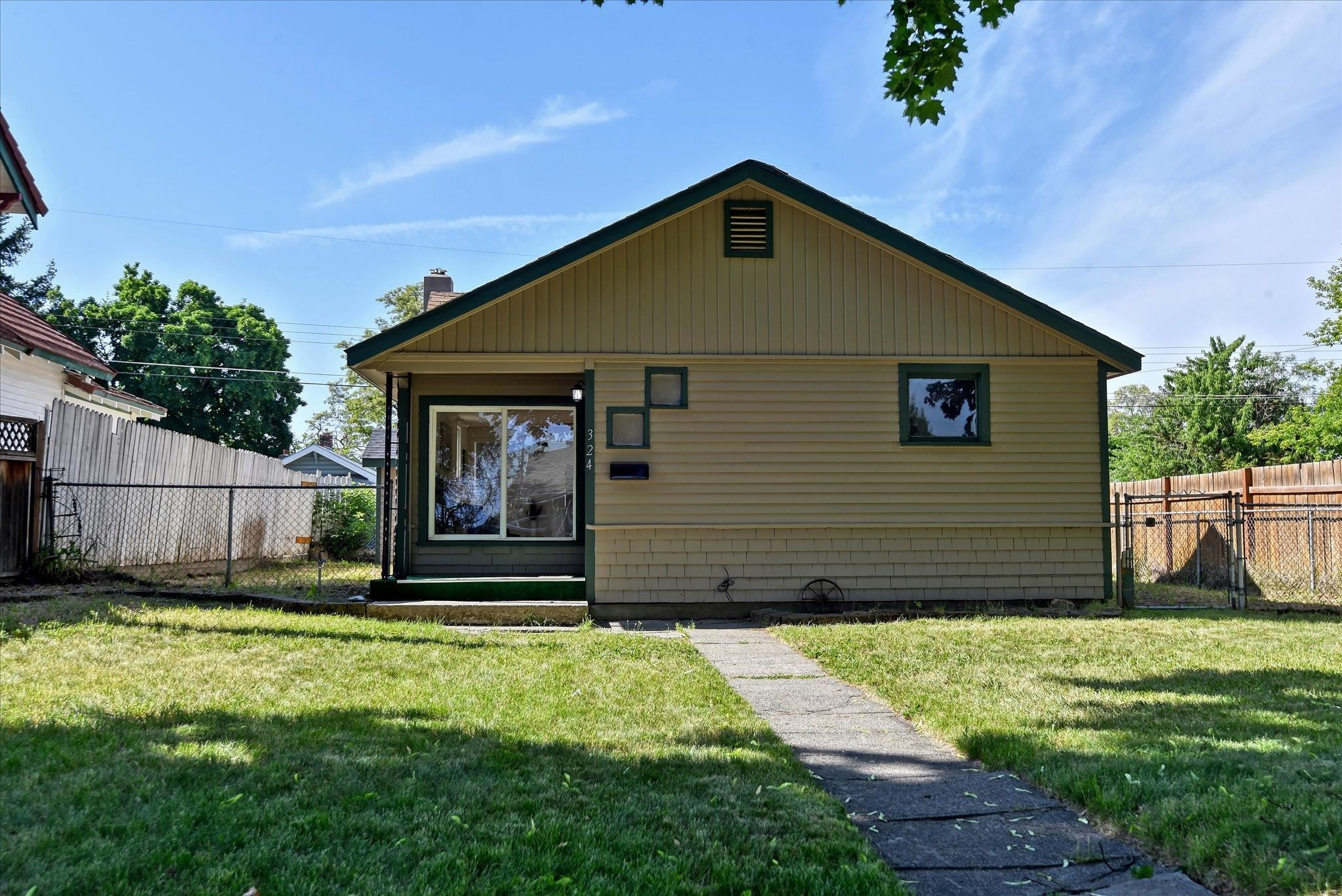 324 E Everett Ave - Photo 1